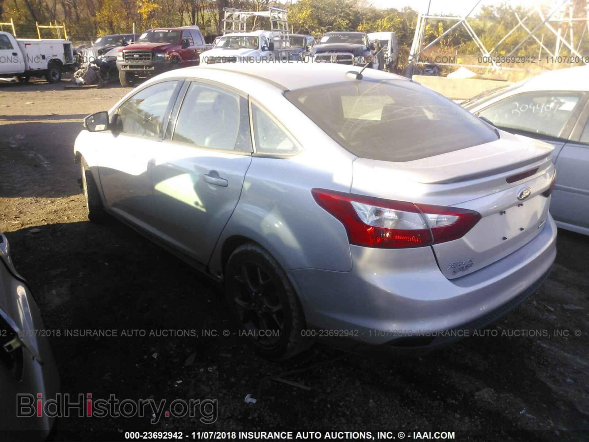 2013 Ford Focus - VIN: 1FADP3F2XDL271942 - Photo 3