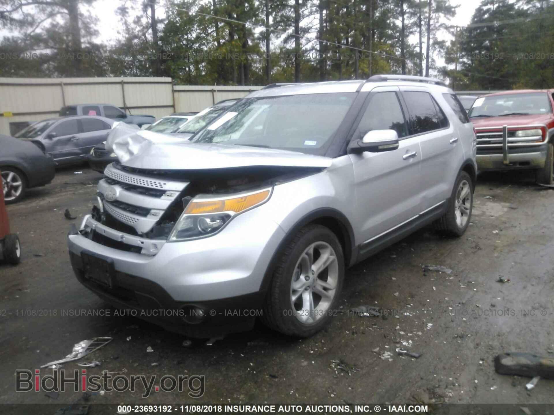 2011 Ford Explorer - VIN: 1FMHK7F82BGA57230 - Фото 2
