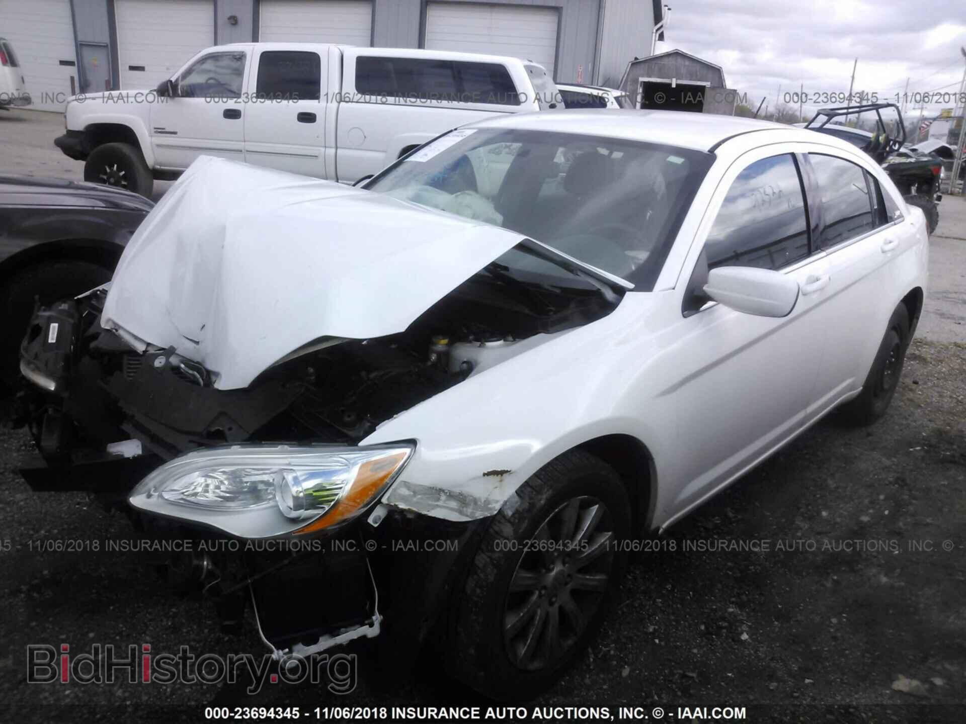 2013 CHRYSLER 200 - VIN: 1C3CCBBB8DN672156 - Фото 2