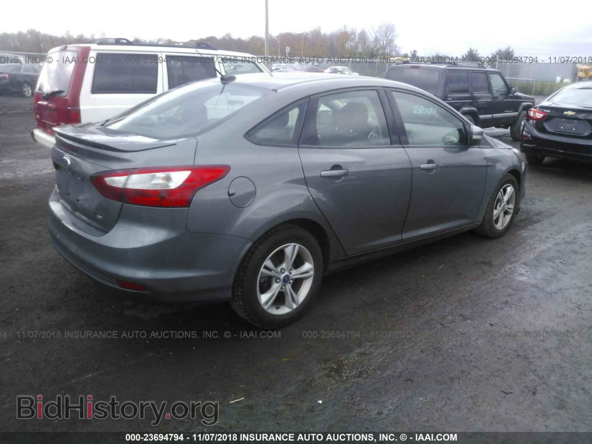 2012 Ford Focus - VIN: 1FAHP3F22CL464036 - Фото 4