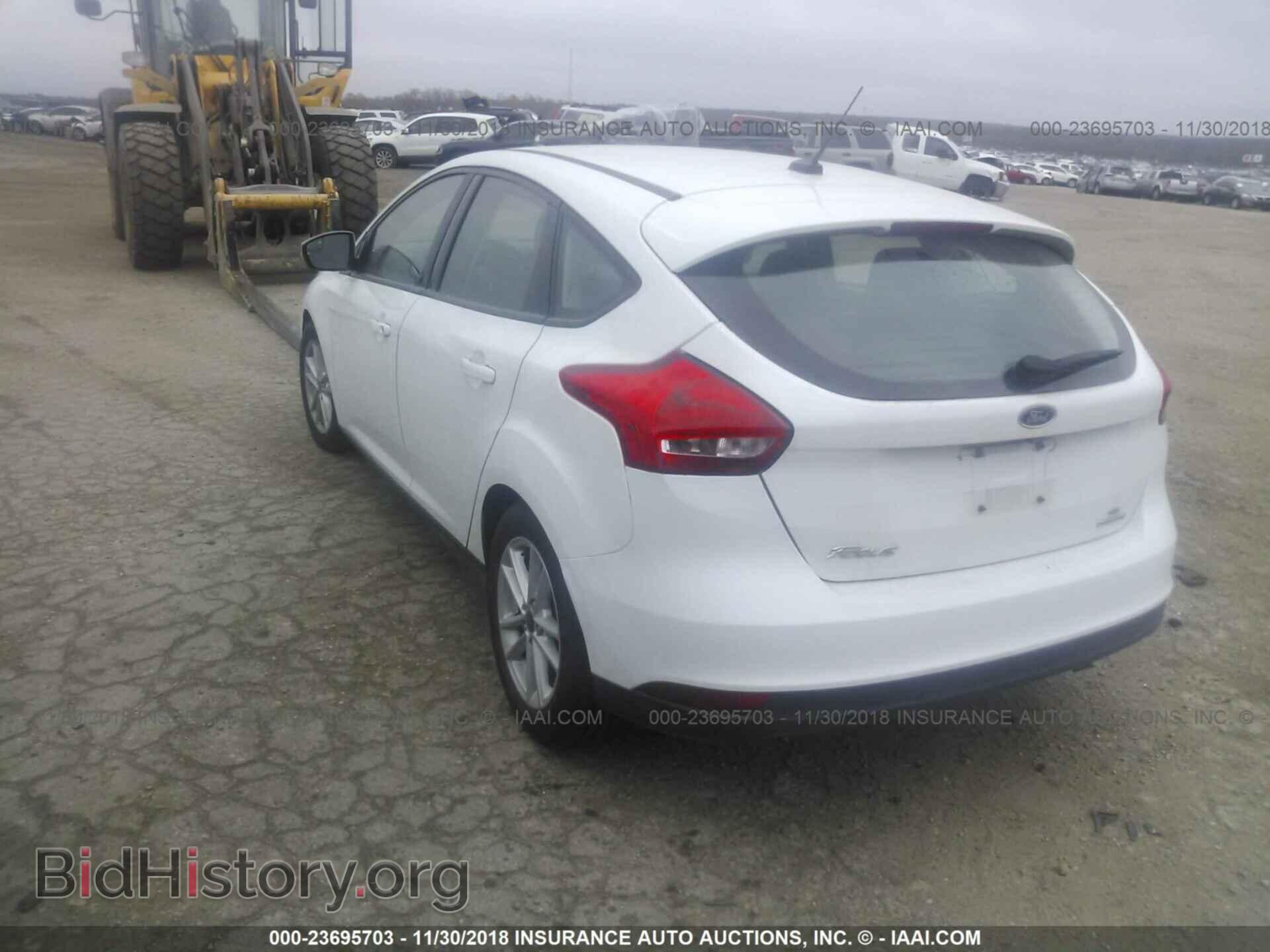 2016 Ford Focus - VIN: 1FADP3K23GL374890 - Photo 3