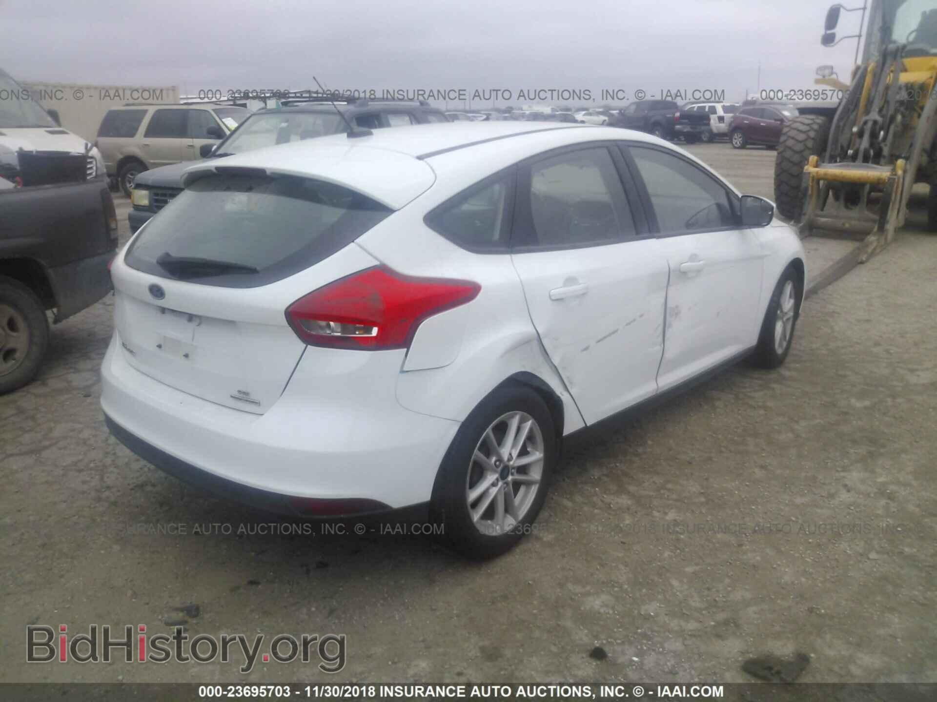 2016 Ford Focus - VIN: 1FADP3K23GL374890 - Photo 4