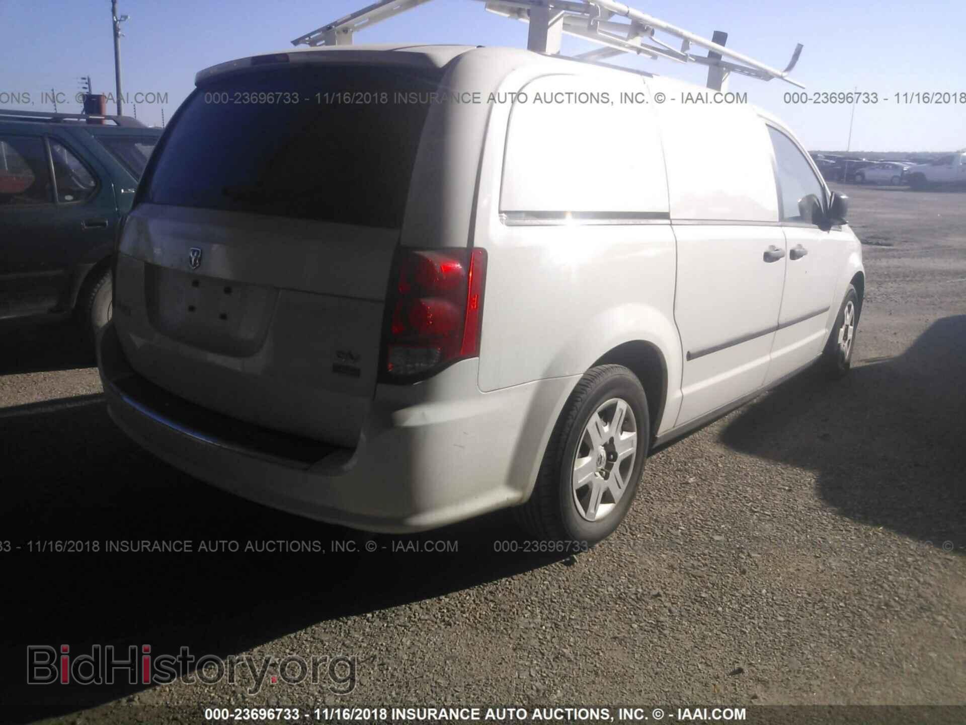 2013 Ram Tradesman - VIN: 2C4JRGAG4DR811665 - Фото 4