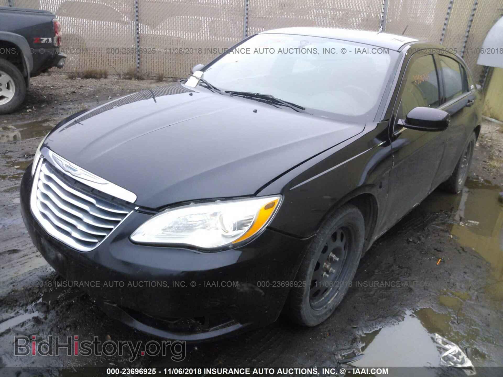 2012 Chrysler 200 - VIN: 1C3CCBAB6CN113592 - Фото 2