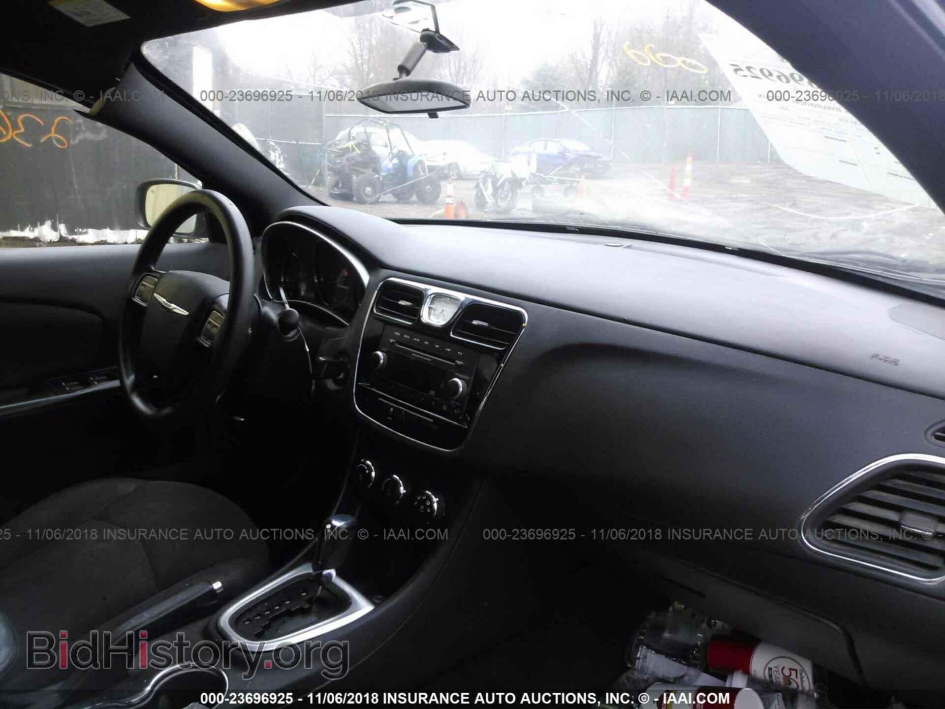 2012 Chrysler 200 - VIN: 1C3CCBAB6CN113592 - Фото 5