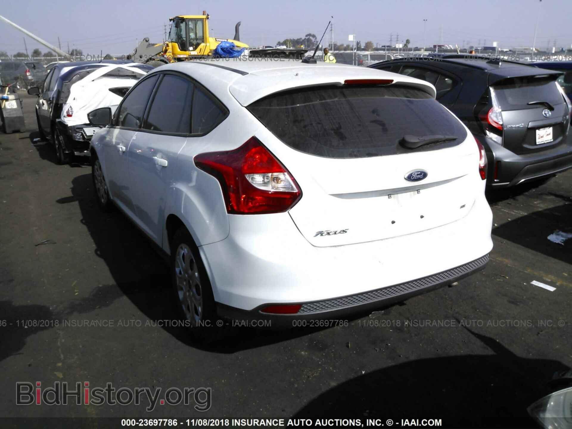2012 Ford Focus - VIN: 1FAHP3K28CL404610 - Photo 3