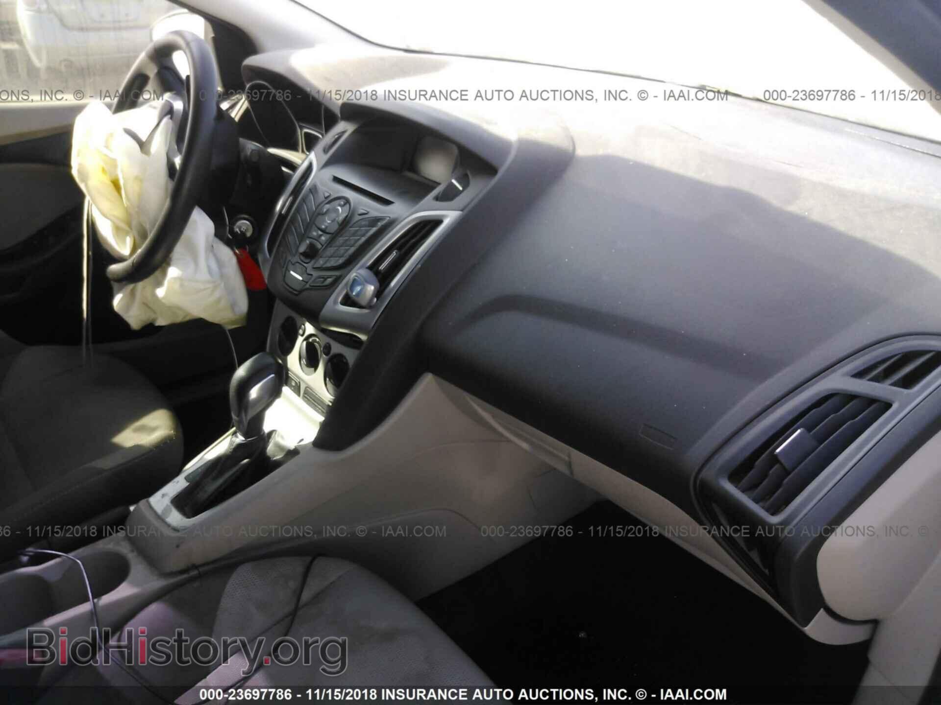 2012 Ford Focus - VIN: 1FAHP3K28CL404610 - Photo 5
