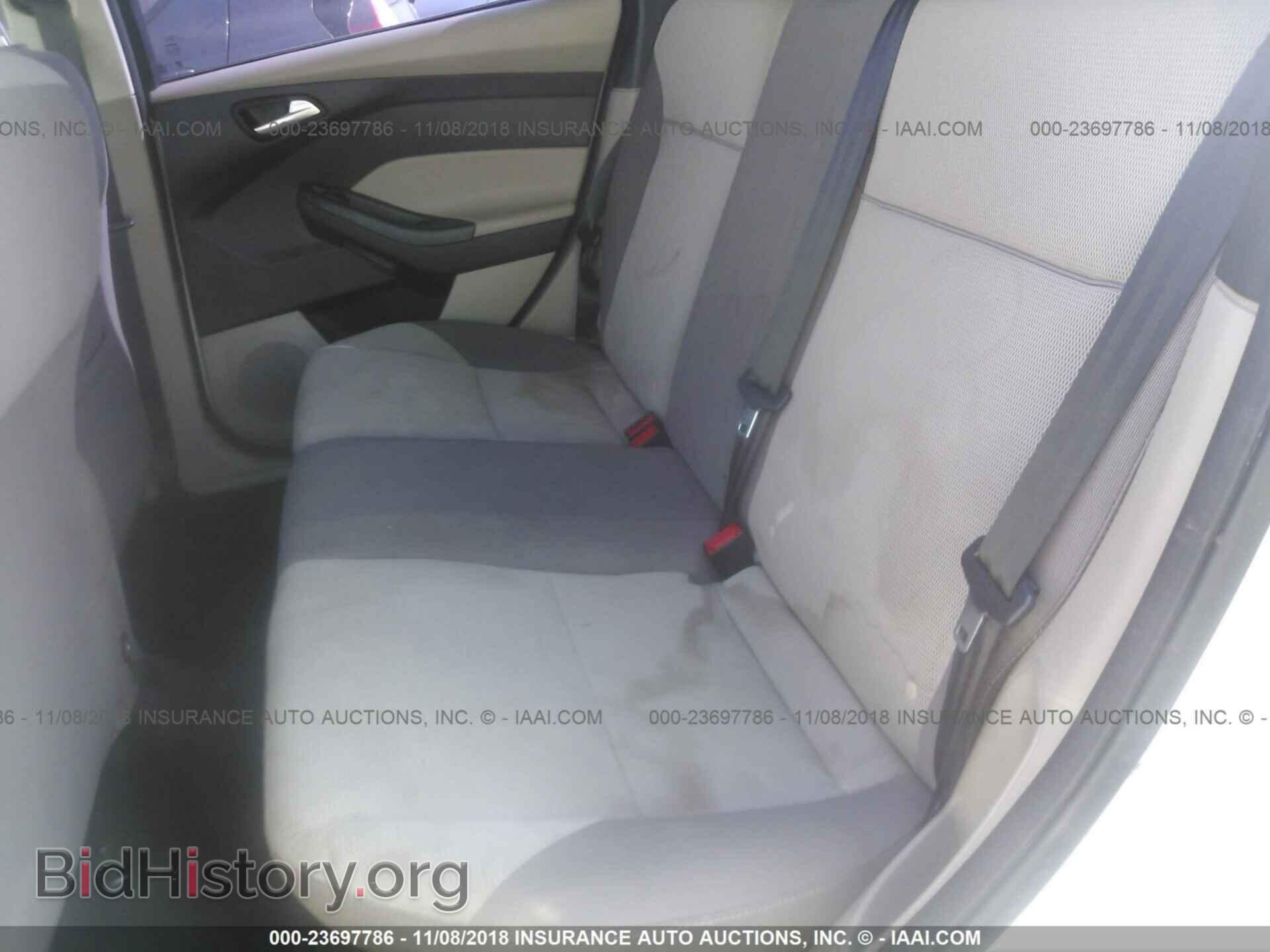 2012 Ford Focus - VIN: 1FAHP3K28CL404610 - Photo 8