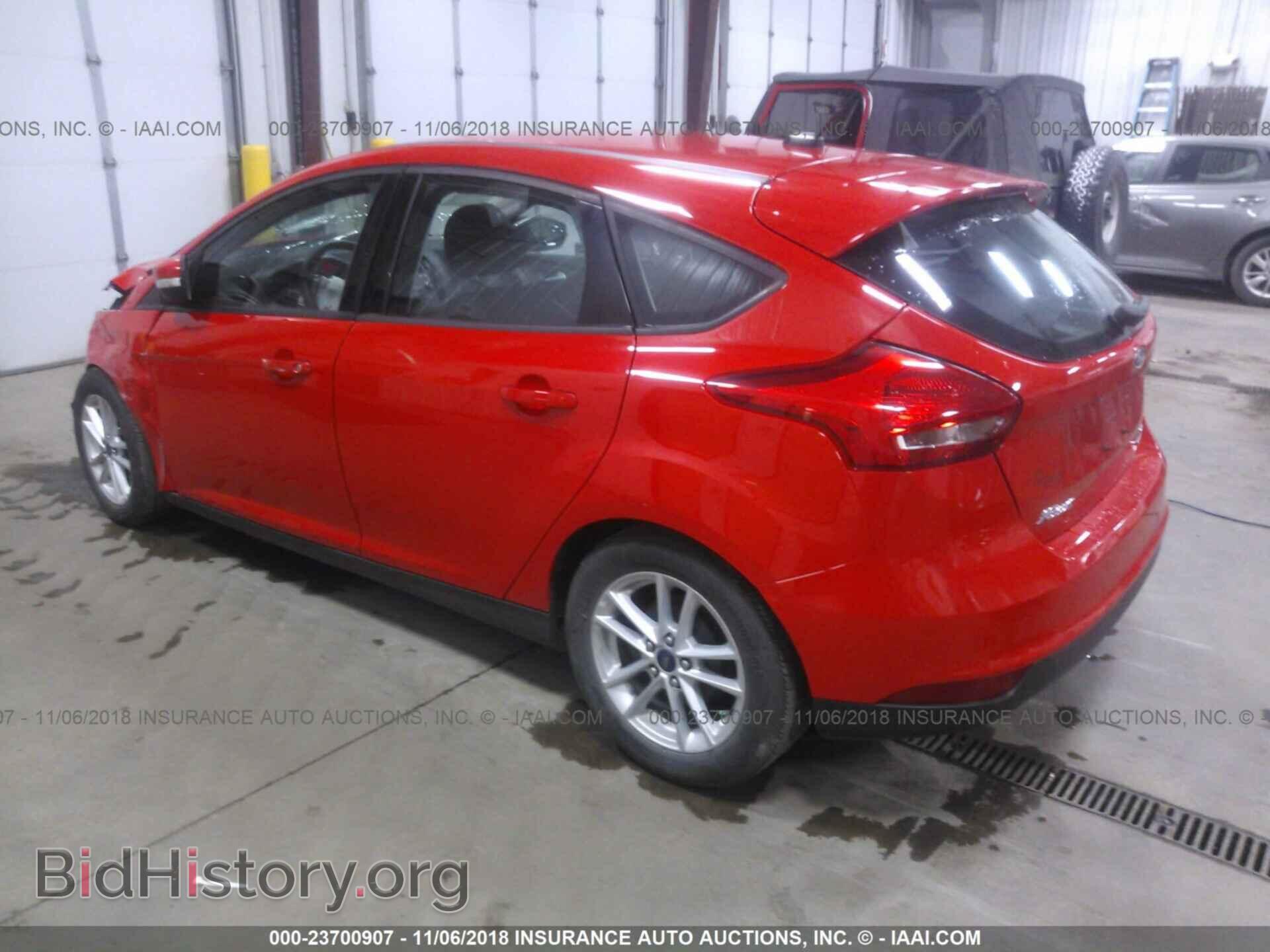 2016 Ford Focus - VIN: 1FADP3K28GL264045 - Photo 3