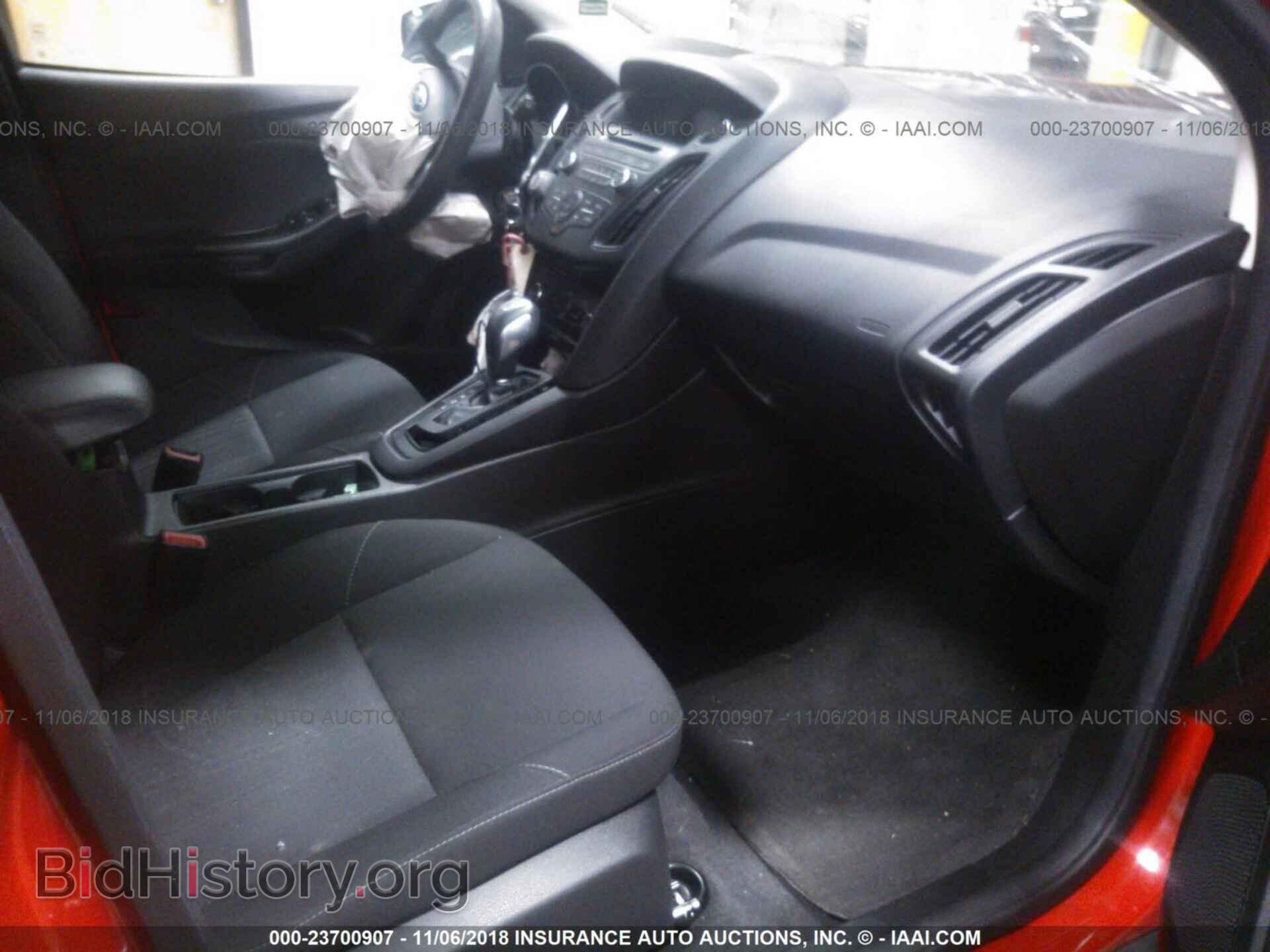 2016 Ford Focus - VIN: 1FADP3K28GL264045 - Photo 5
