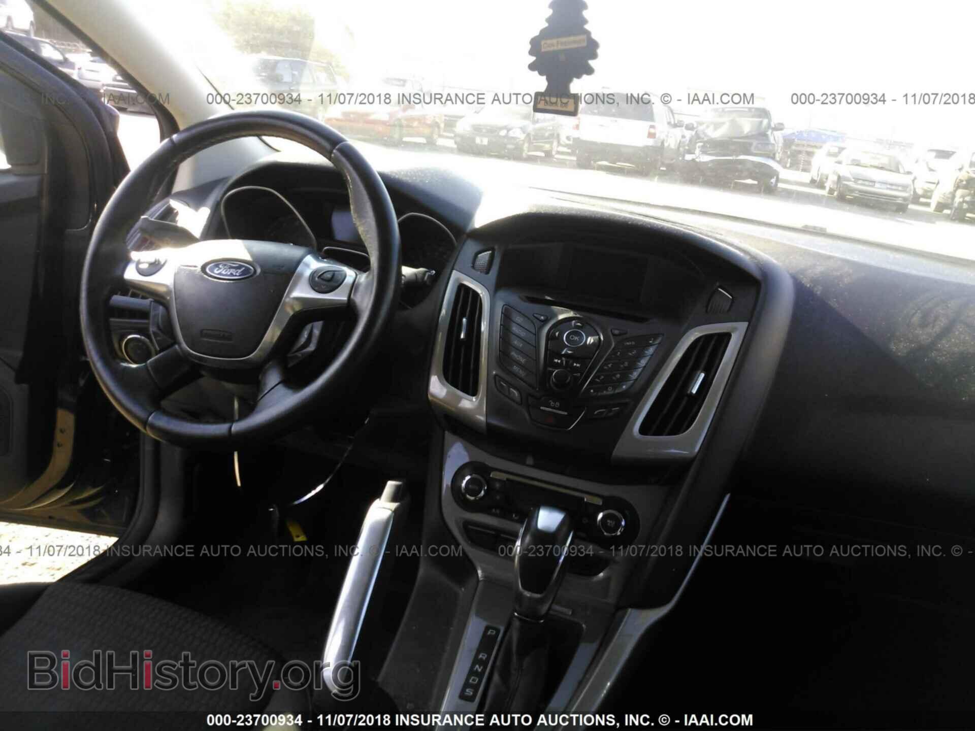 2012 Ford Focus - VIN: 1FAHP3M26CL107168 - Photo 5