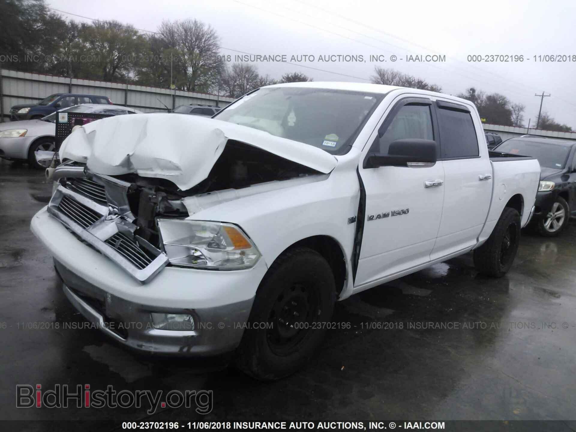 2011 DODGE RAM 1500 - VIN: 1D7RB1CT0BS614606 - Фото 2