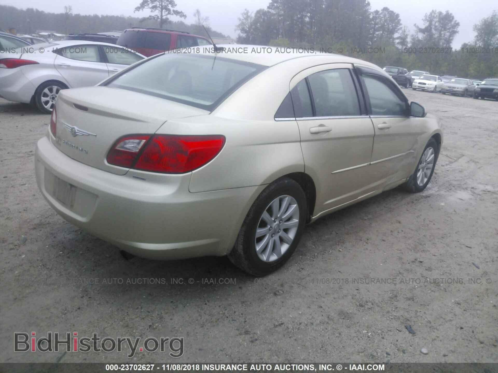 2010 CHRYSLER SEBRING - VIN: 1C3CC5FD0AN196770 - Photo 4