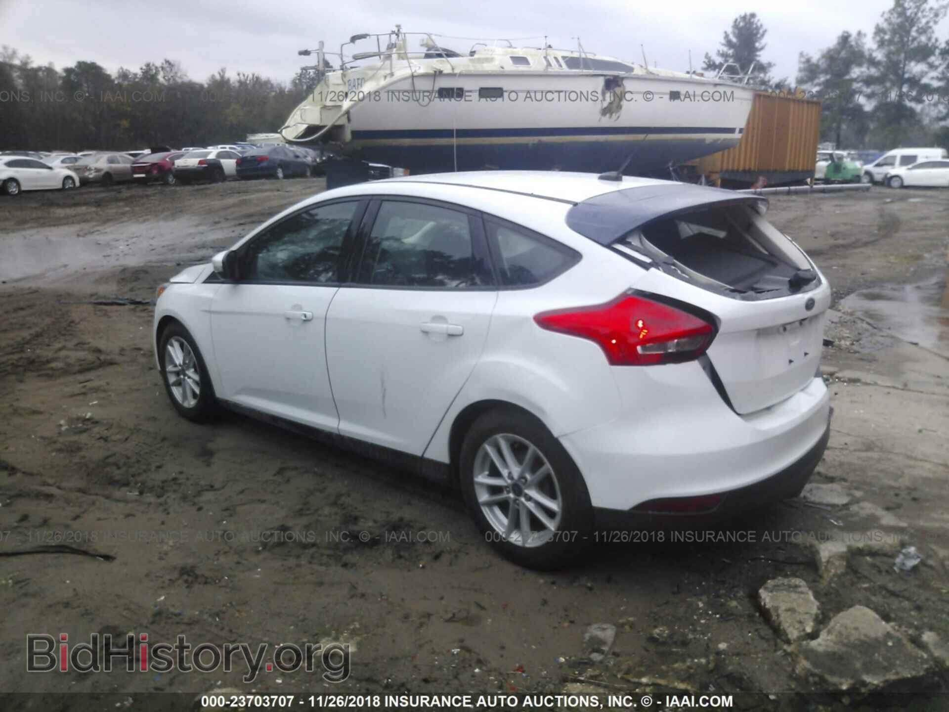 2016 Ford Focus - VIN: 1FADP3K20GL296732 - Photo 3