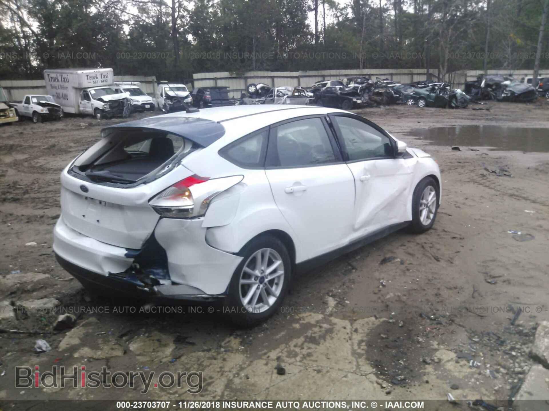 2016 Ford Focus - VIN: 1FADP3K20GL296732 - Photo 4