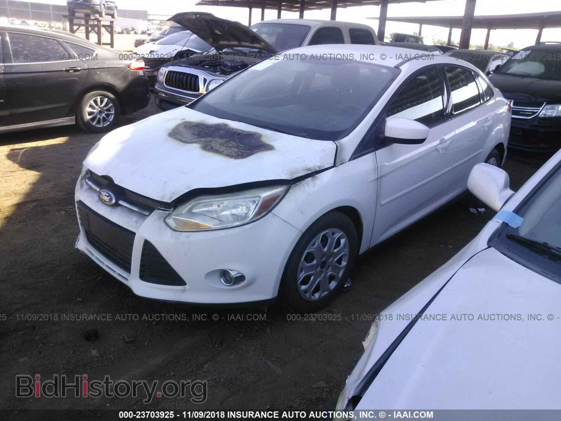 2012 Ford Focus - VIN: 1FAHP3F23CL258000 - Фото 2