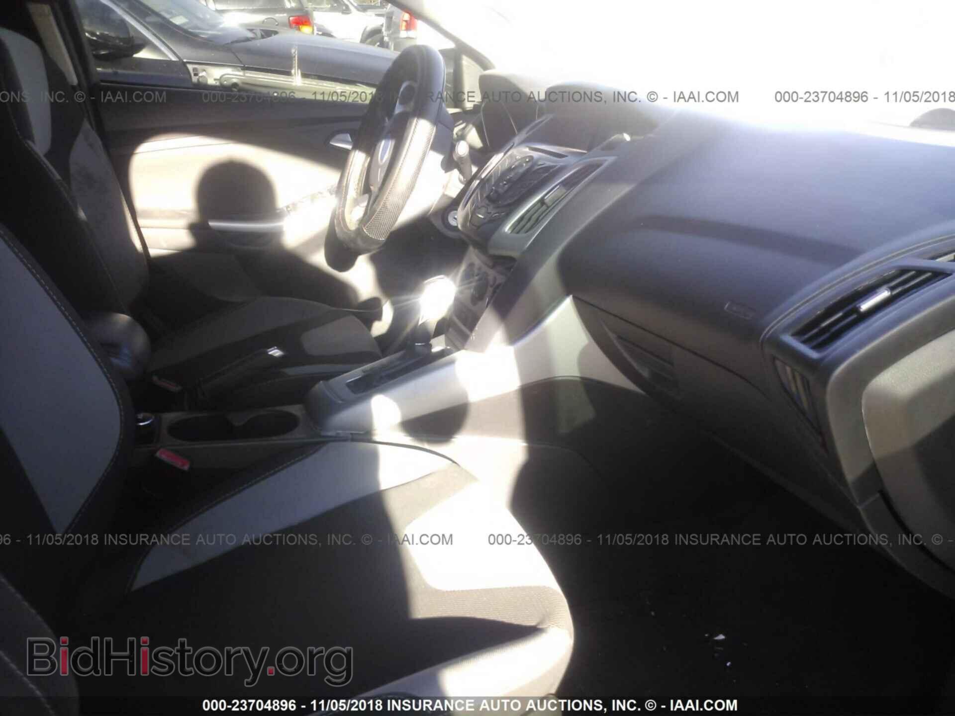 2012 Ford Focus - VIN: 1FAHP3F29CL392106 - Photo 5