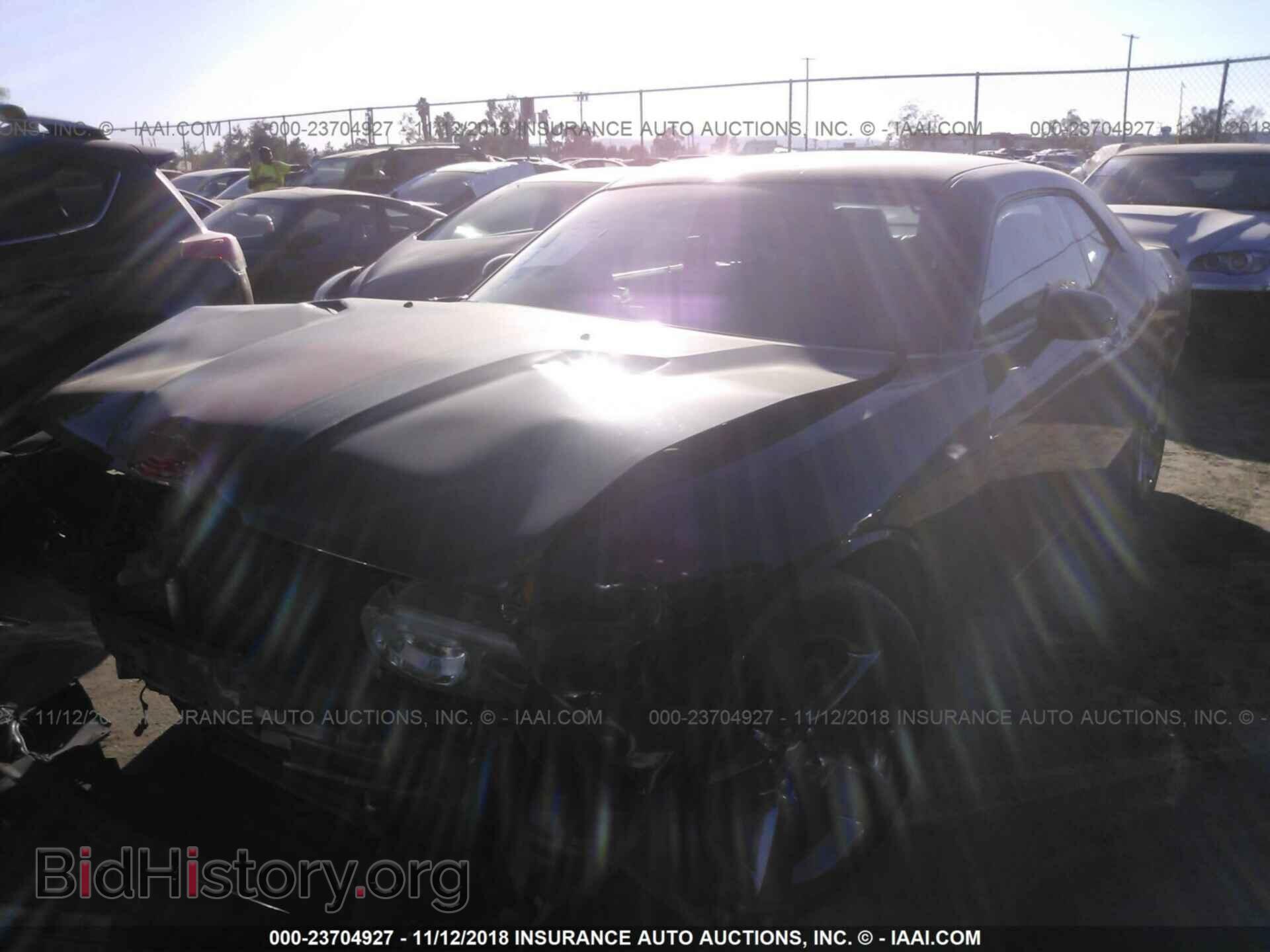2014 Dodge Challenger - VIN: 2C3CDYAG1EH225563 - Фото 2