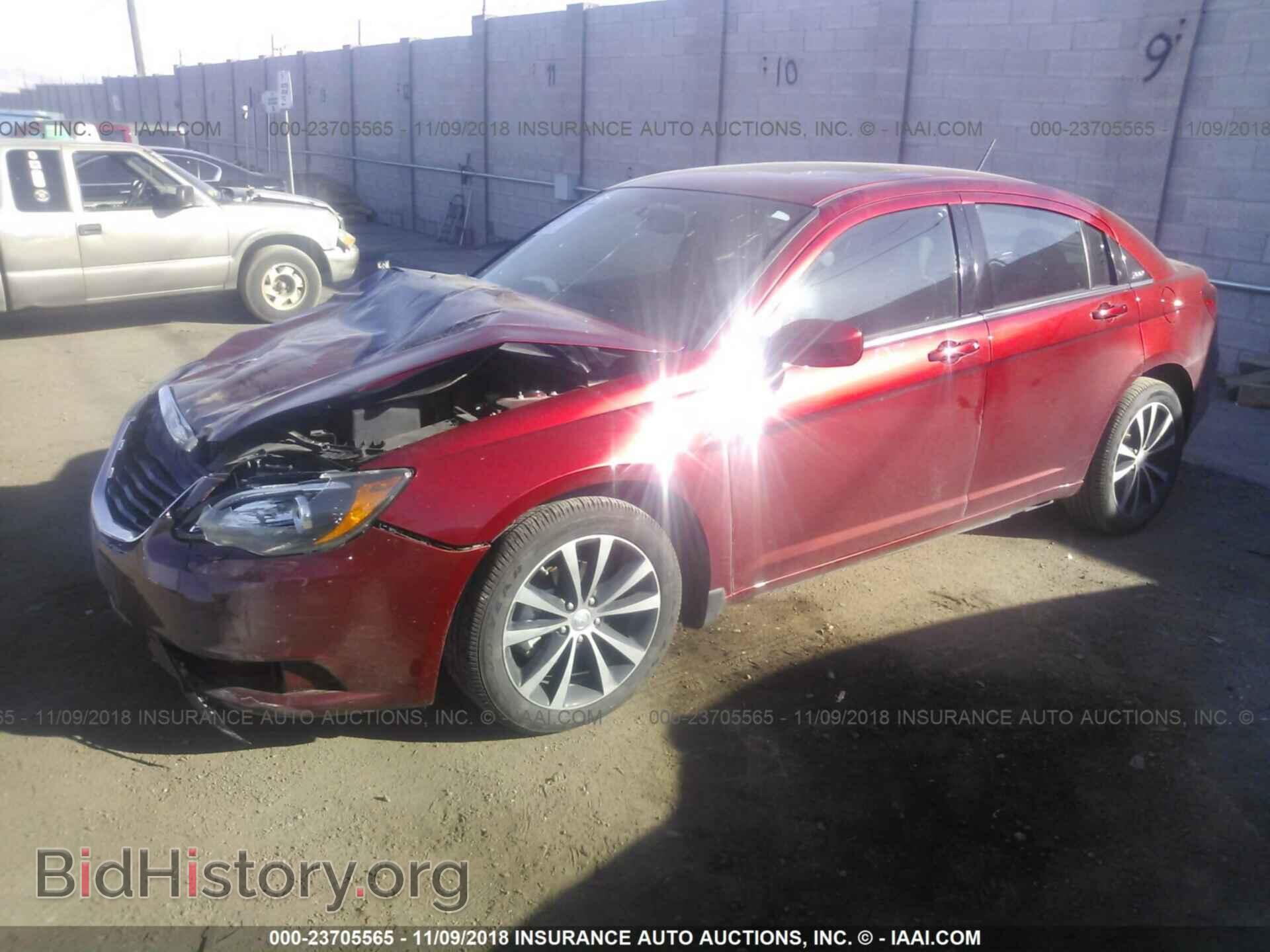 2012 Chrysler 200 - VIN: 1C3CCBBG2CN300175 - Фото 2