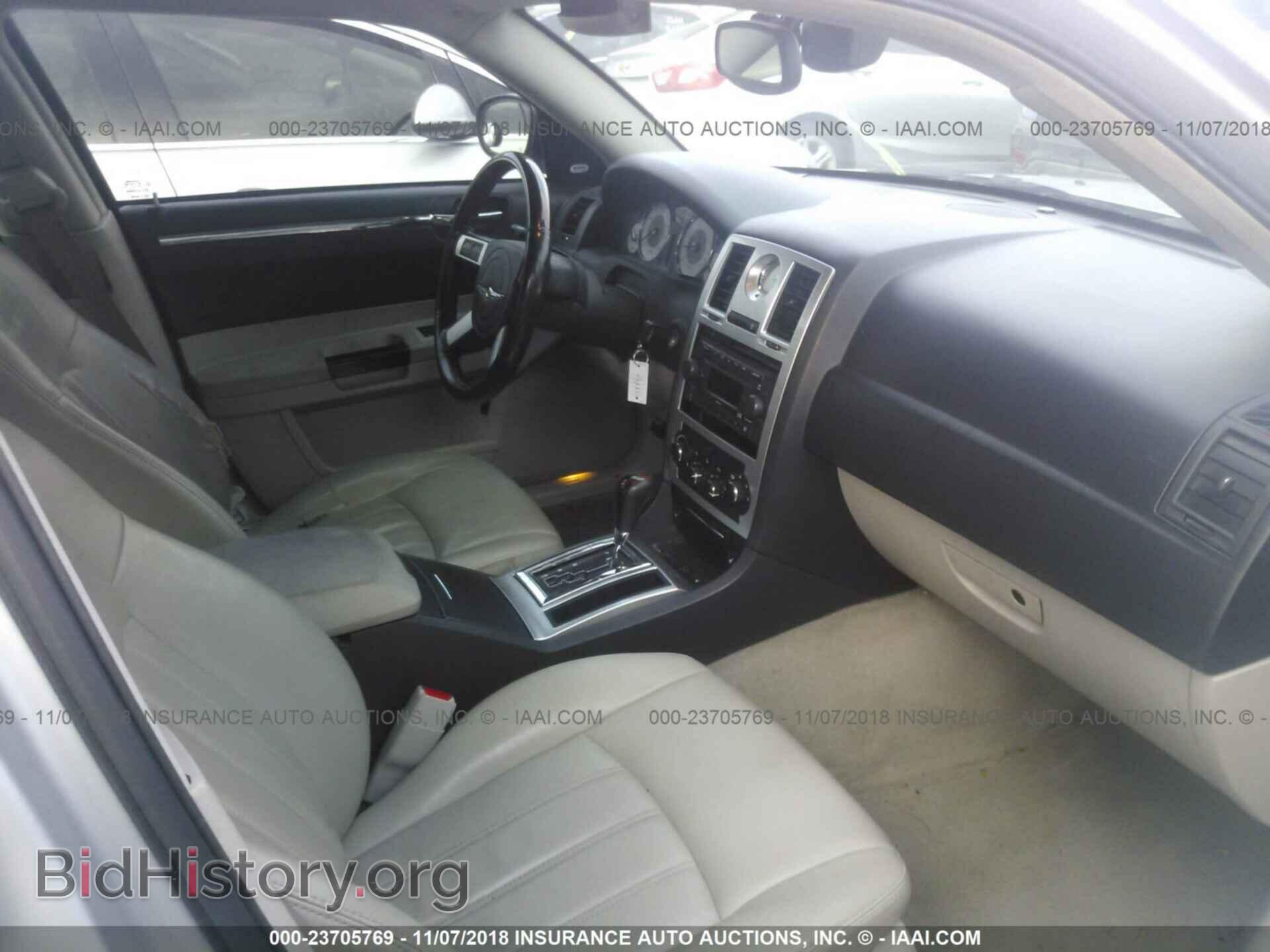 2007 CHRYSLER 300C - VIN: 2C3KA63H77H725972 - Фото 5