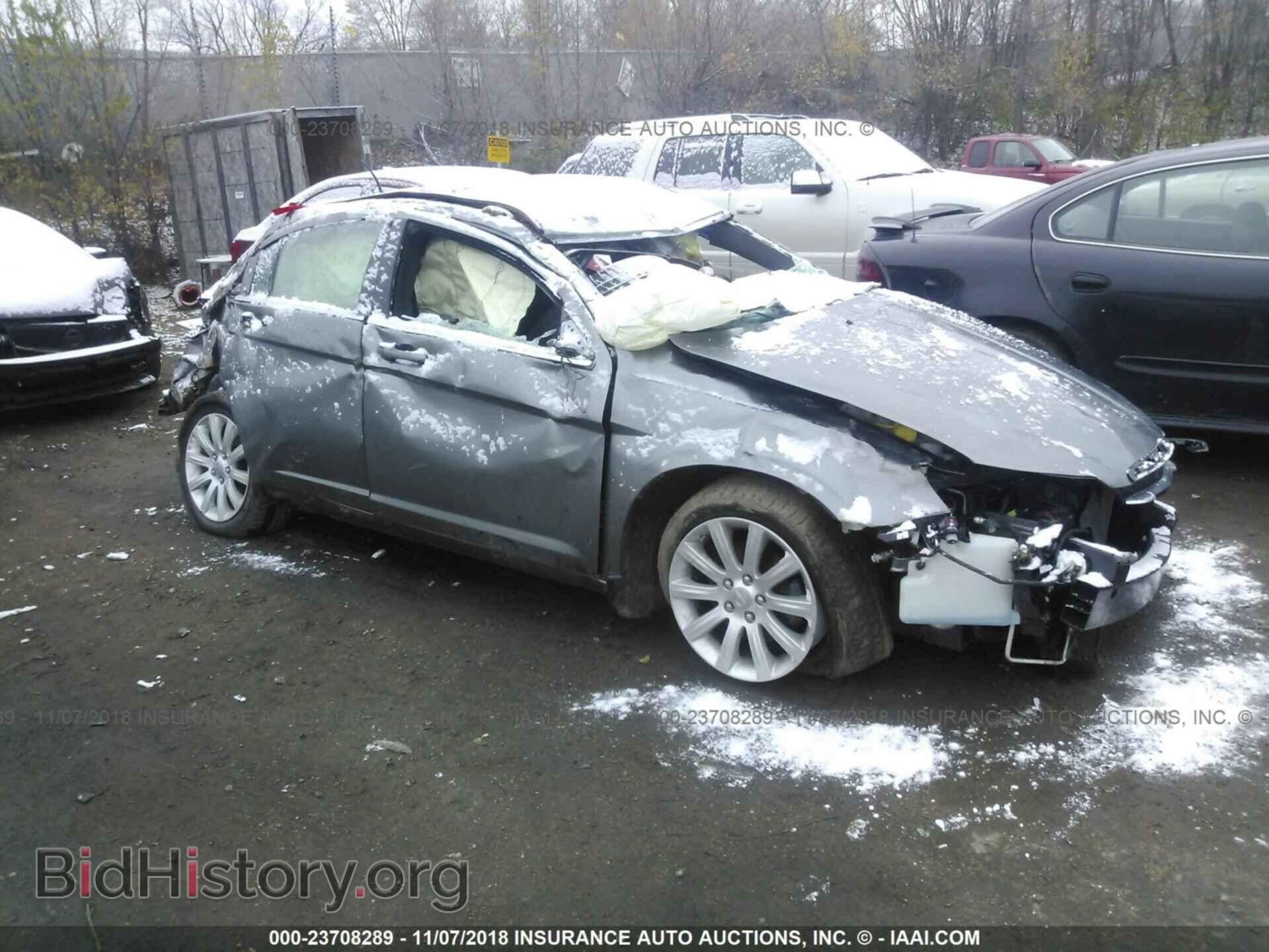 Photo 1C3BC1FB2BN607784 - Chrysler 200 2011