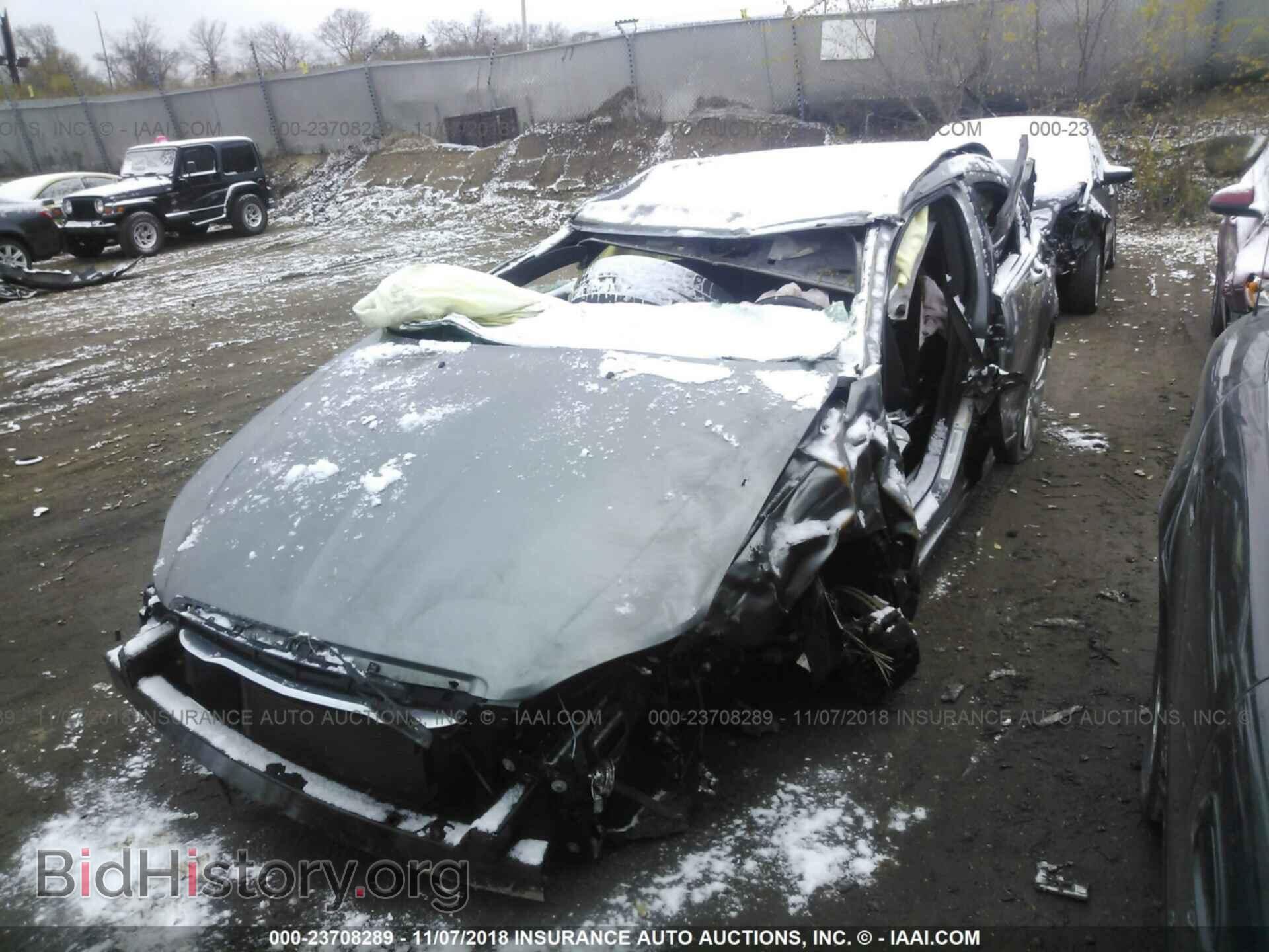 2011 Chrysler 200 - VIN: 1C3BC1FB2BN607784 - Фото 2