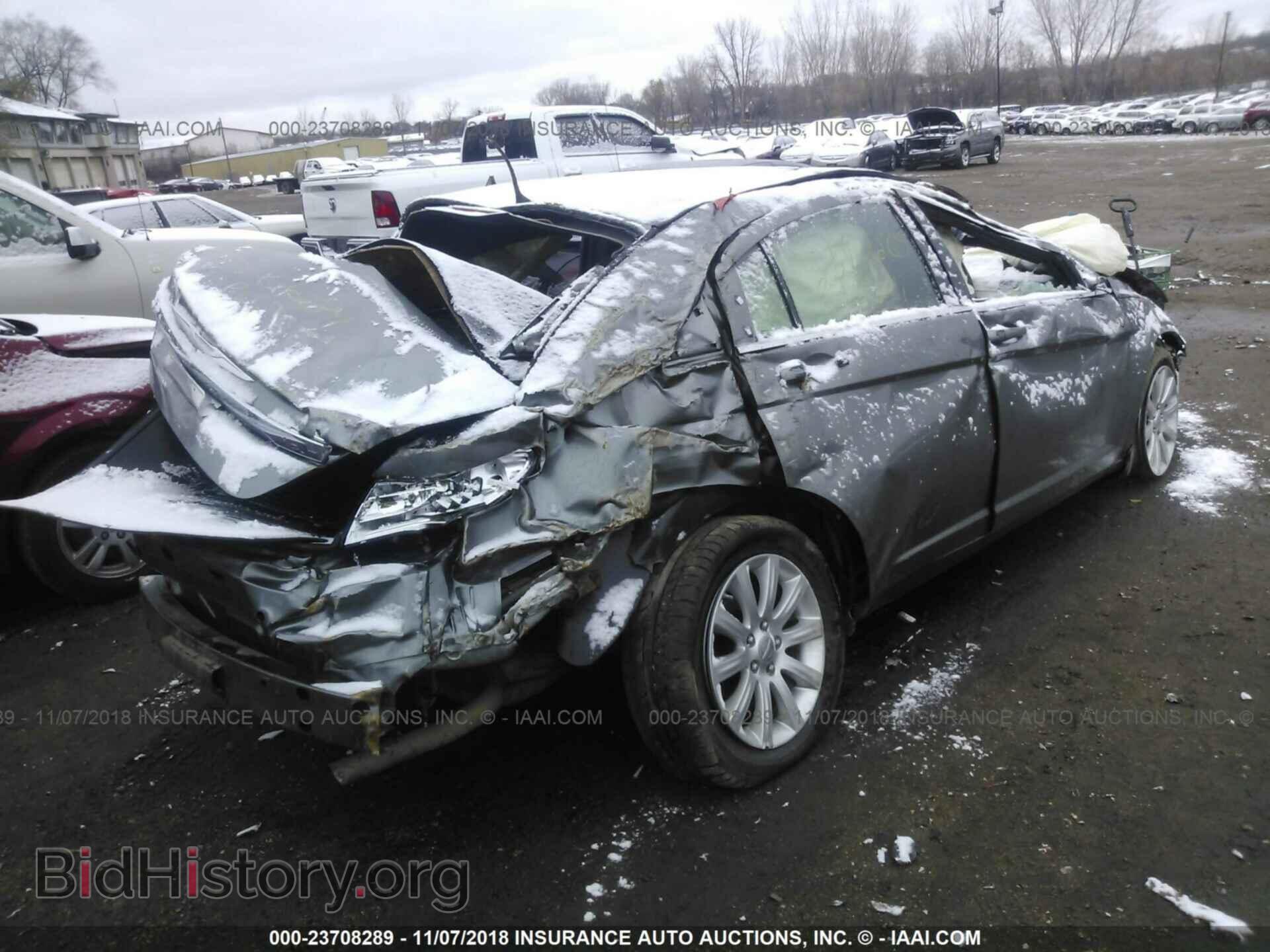 2011 Chrysler 200 - VIN: 1C3BC1FB2BN607784 - Фото 4