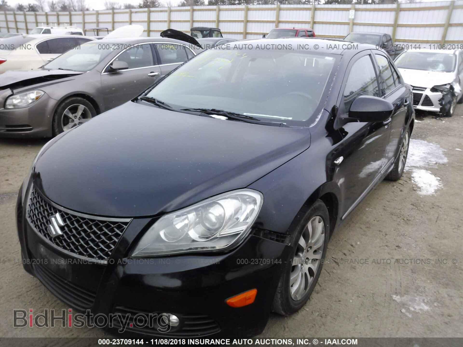 2013 Suzuki Kizashi - VIN: JS2RF9A37D6100382 - Фото 2