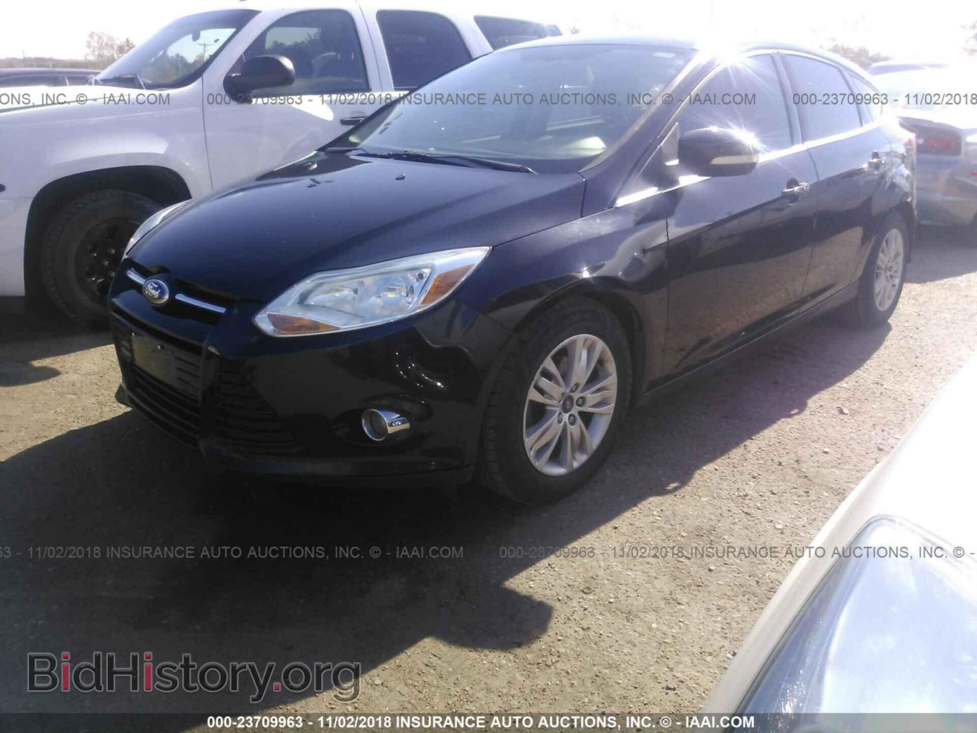 2012 Ford Focus - VIN: 1FAHP3M21CL374945 - Фото 2