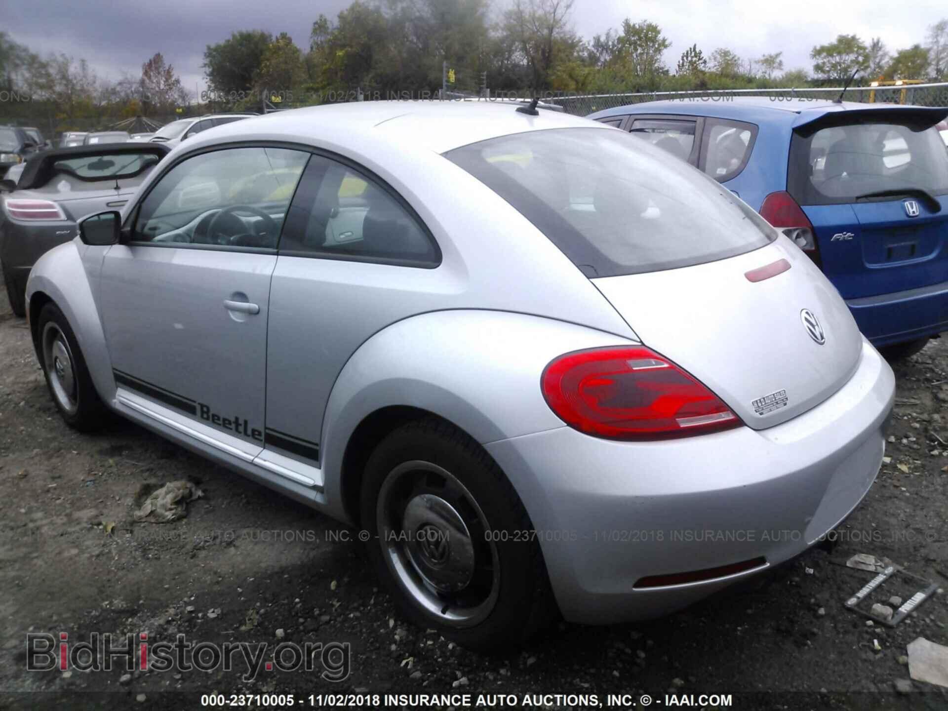 2012 Volkswagen Beetle - VIN: 3VWHP7AT8CM623610 - Фото 3
