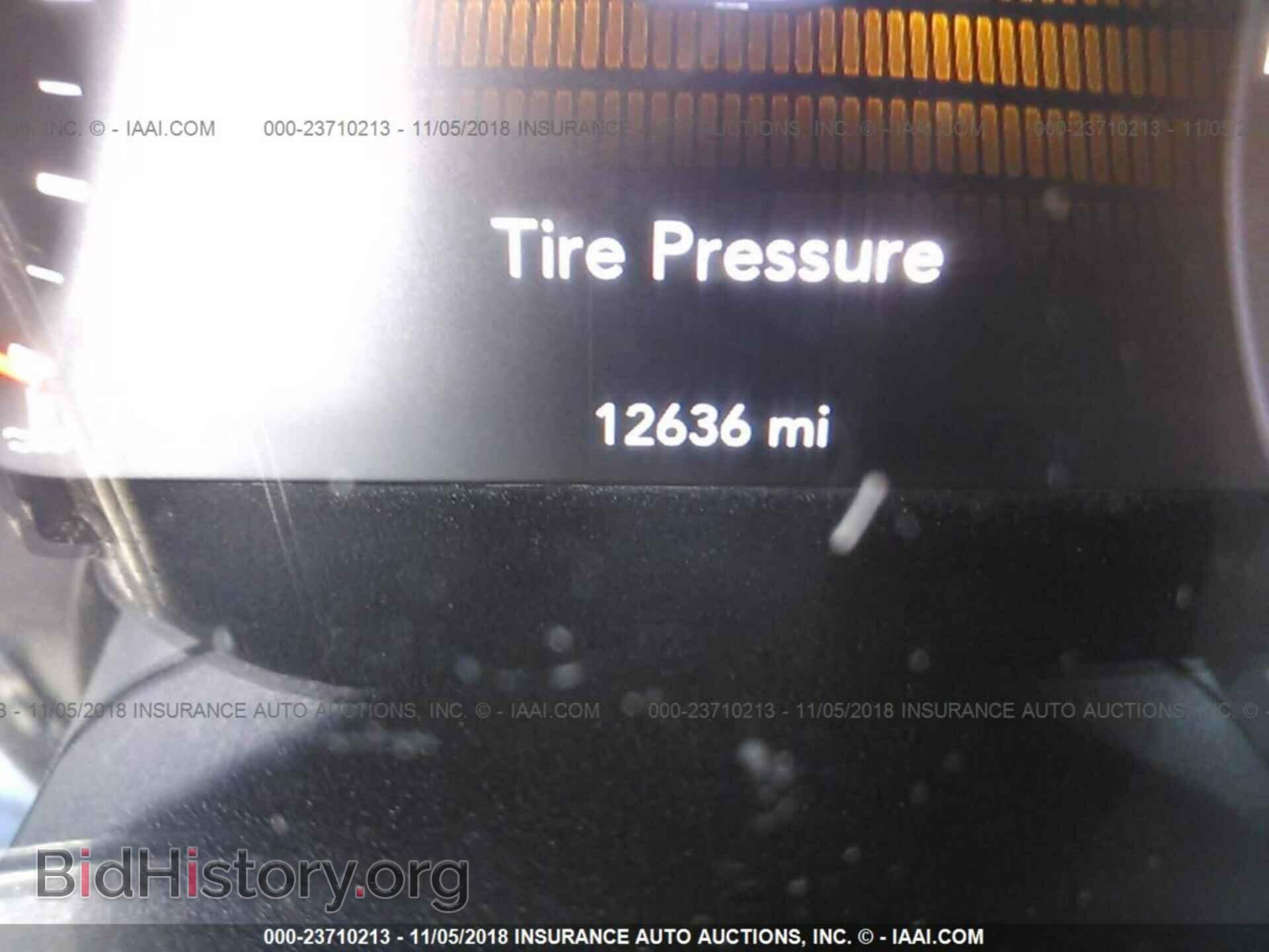 2018 Dodge Challenger - VIN: 2C3CDZAG5JH317694 - Photo 7