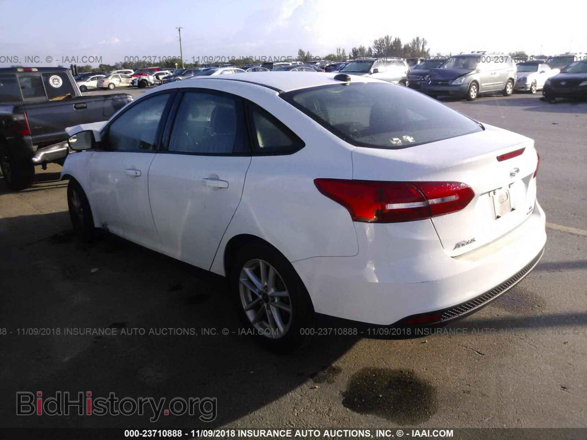 2015 Ford Focus - VIN: 1FADP3F28FL282845 - Фото 3