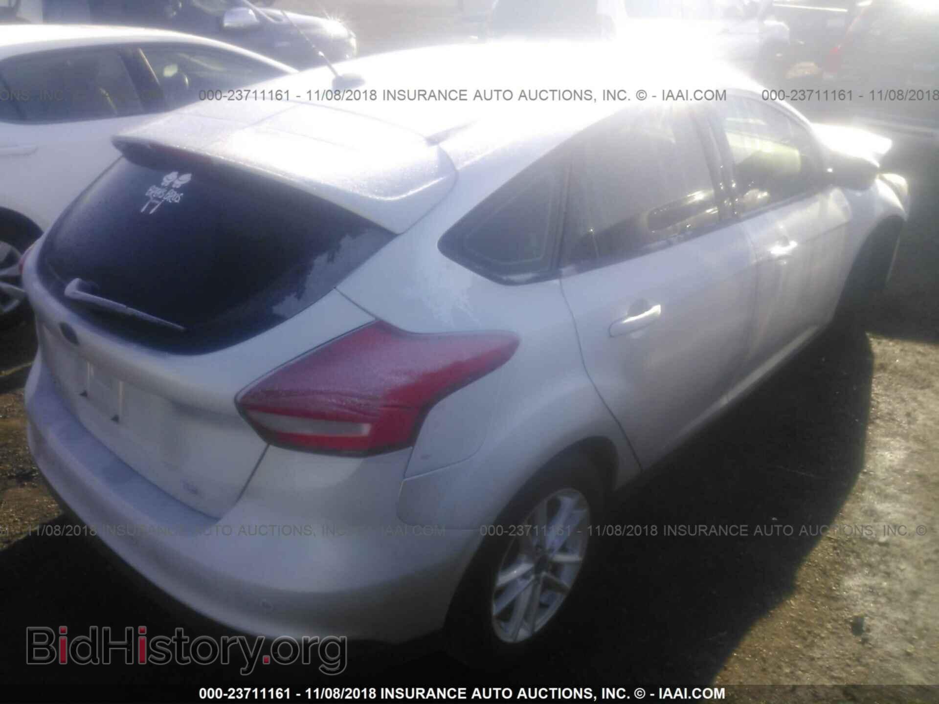 2015 Ford Focus - VIN: 1FADP3K23FL380672 - Photo 4