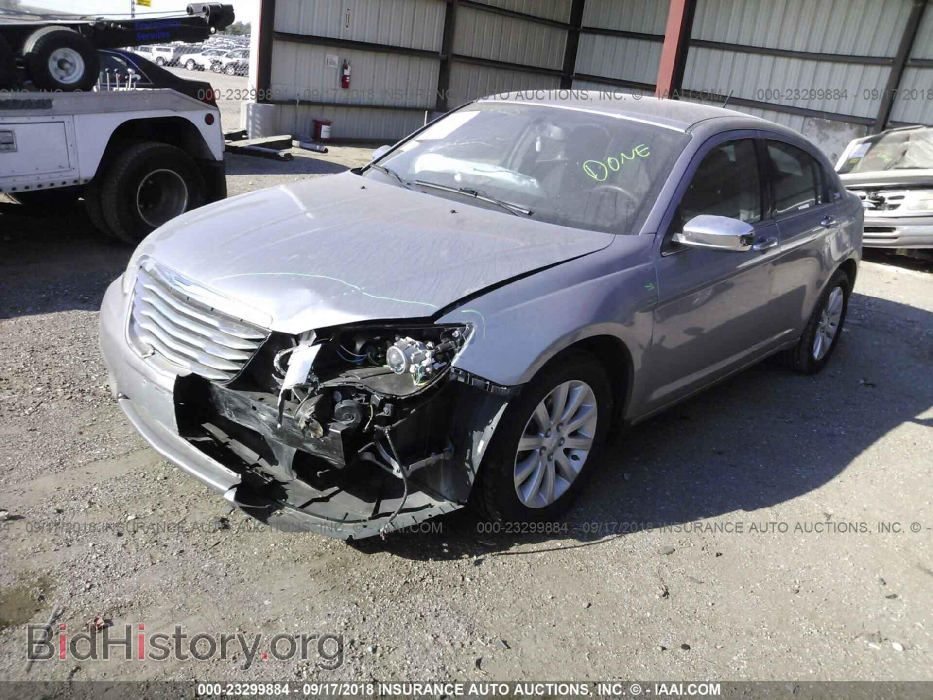 2013 CHRYSLER 200 - VIN: 1C3CCBCG6DN721395 - Фото 2