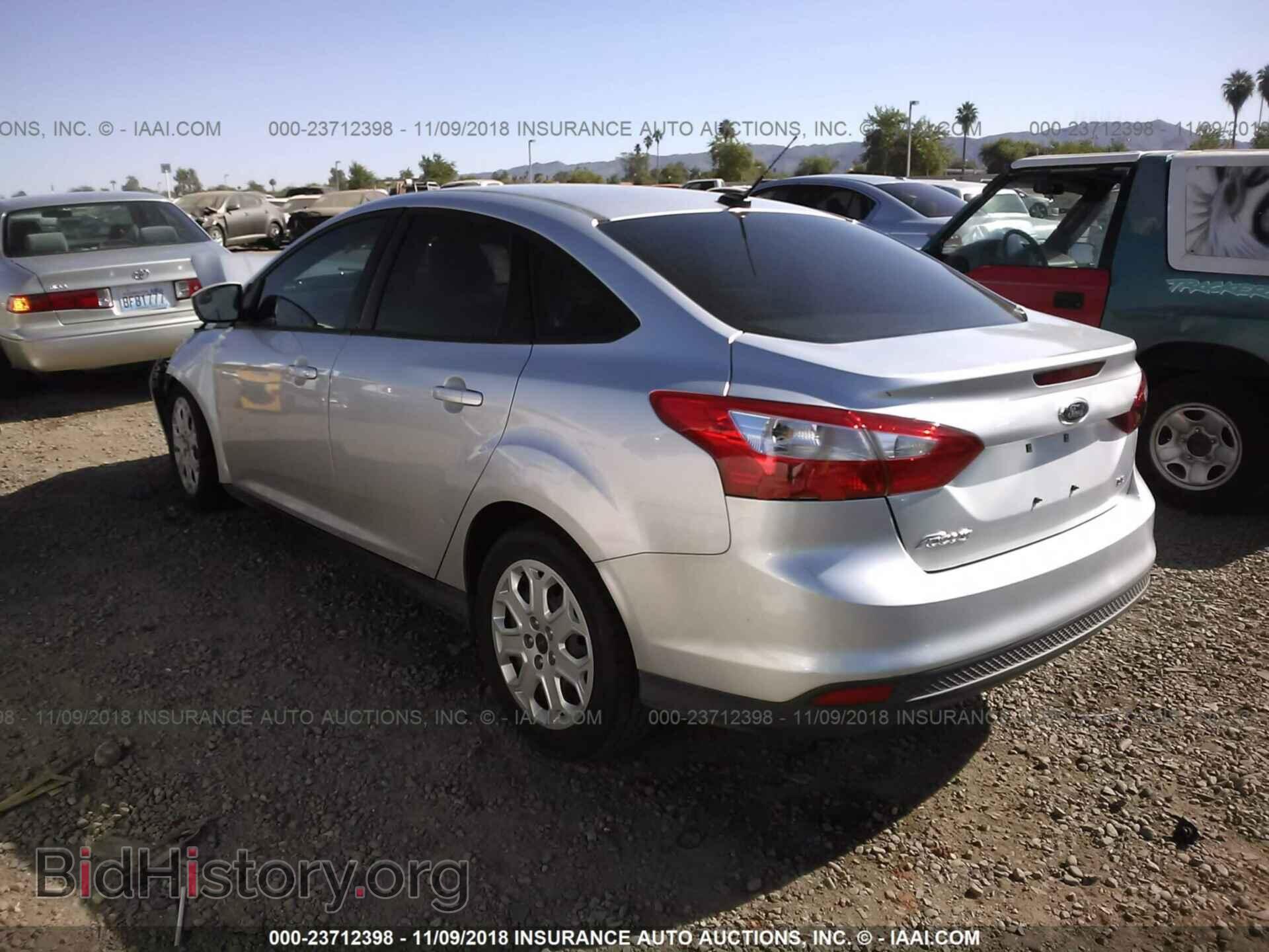 2012 Ford Focus - VIN: 1FAHP3F22CL267996 - Photo 3