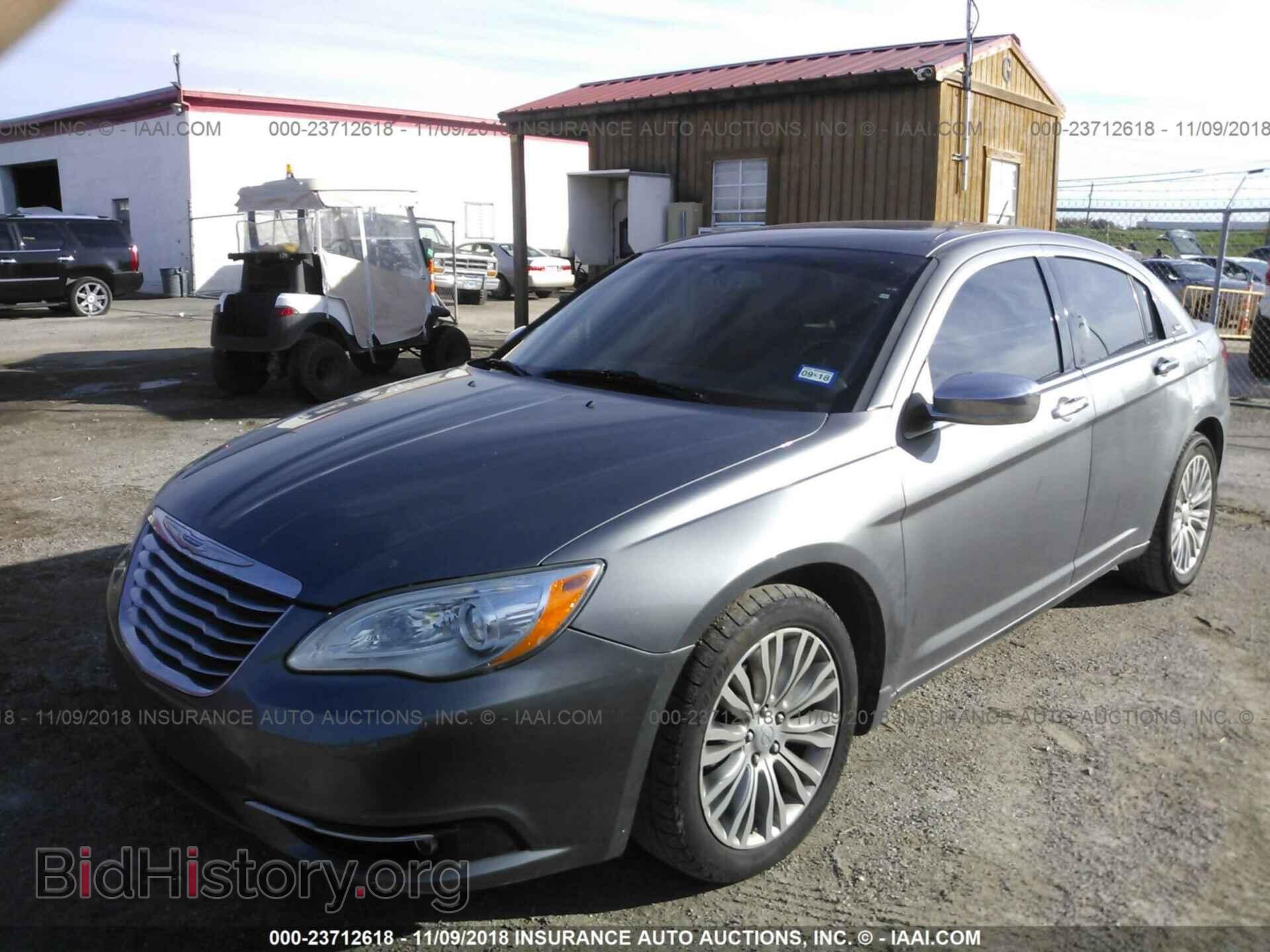 2013 Chrysler 200 - VIN: 1C3CCBCG0DN595454 - Photo 2