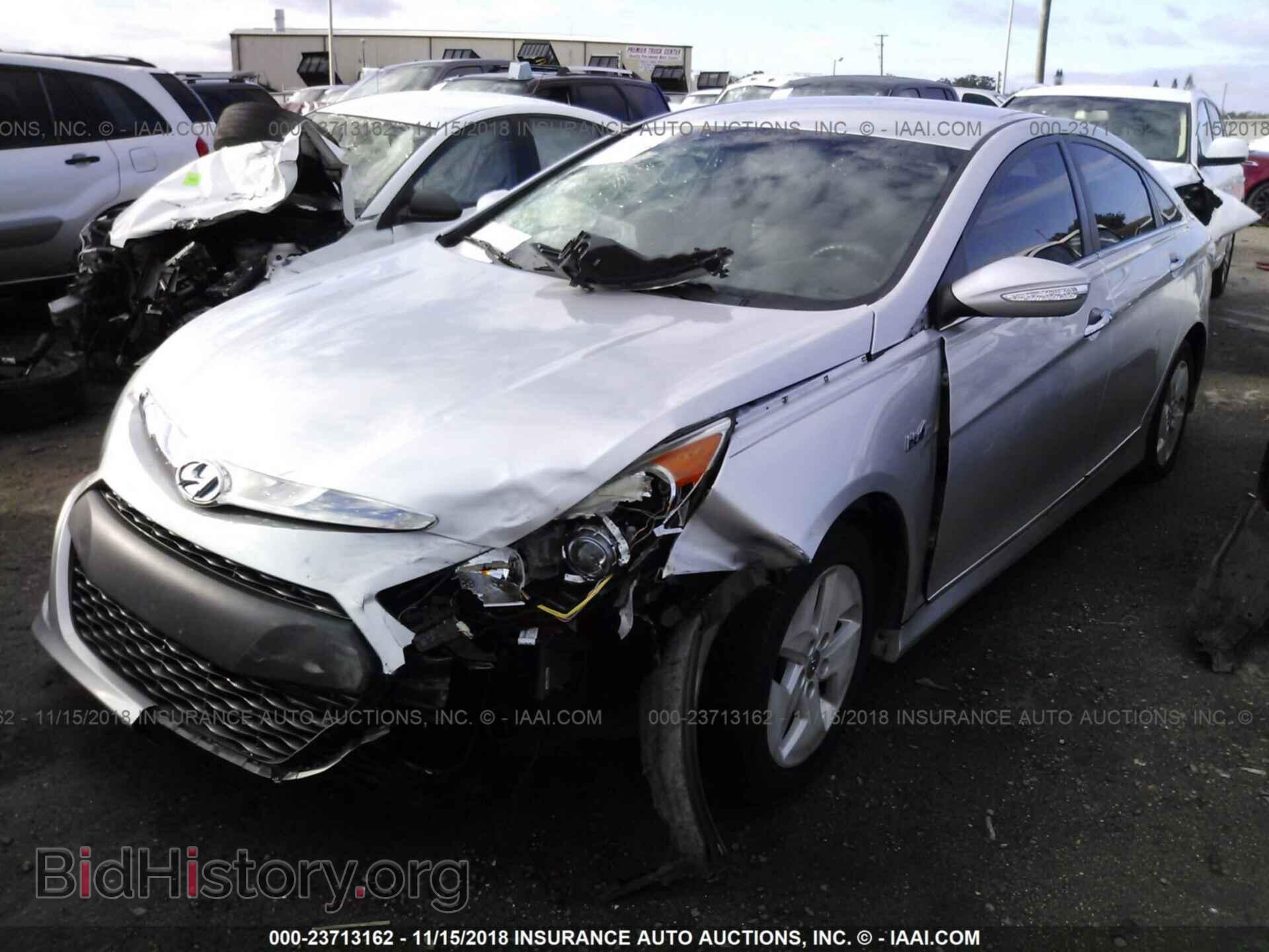 2012 Hyundai Sonata - VIN: KMHEC4A41CA026624 - Фото 2