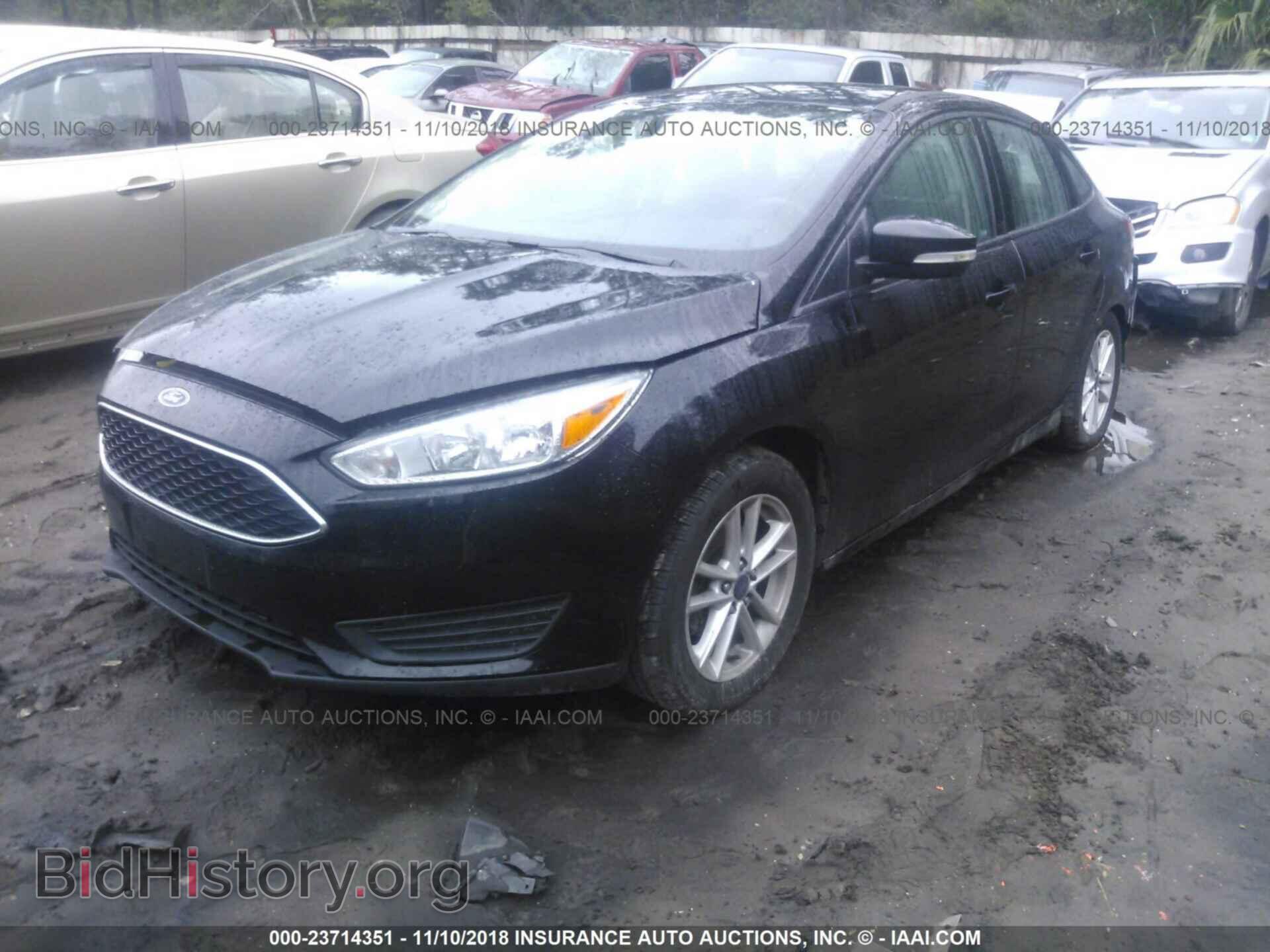 2016 Ford Focus - VIN: 1FADP3F22GL338876 - Photo 2