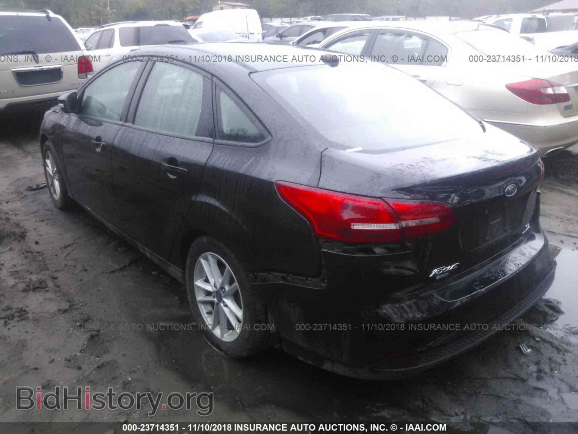 2016 Ford Focus - VIN: 1FADP3F22GL338876 - Photo 3