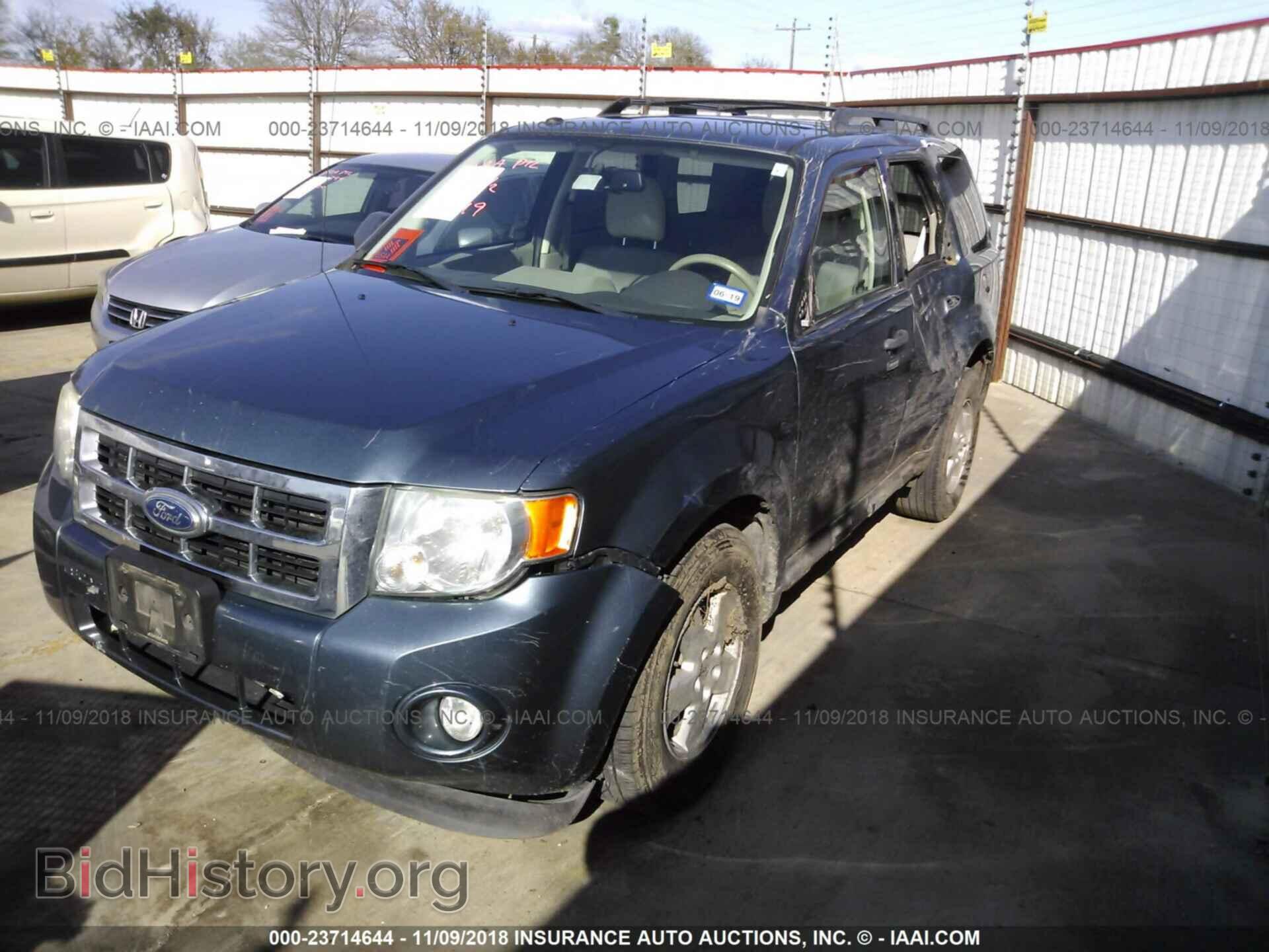 2012 Ford Escape - VIN: 1FMCU0DG1CKA93818 - Фото 2