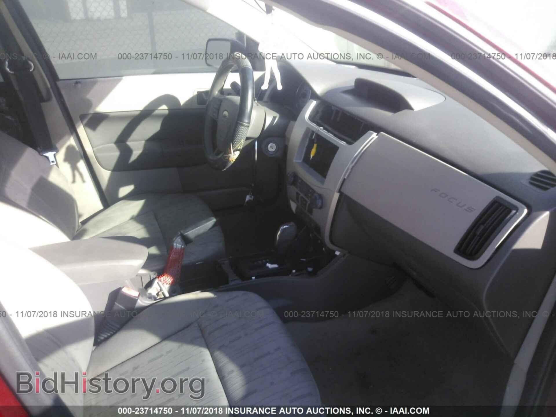 2011 Ford Focus - VIN: 1FAHP3FN0BW110541 - Фото 5