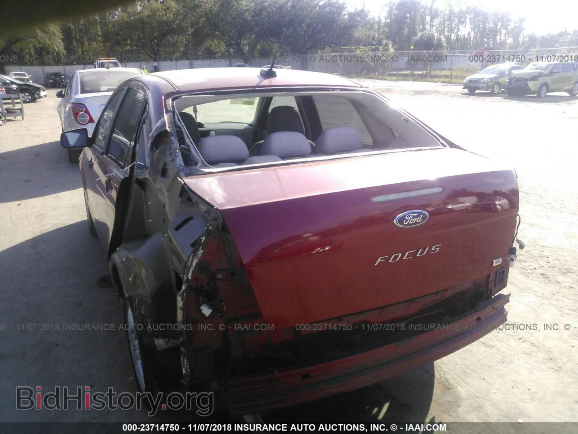 2011 Ford Focus - VIN: 1FAHP3FN0BW110541 - Фото 6