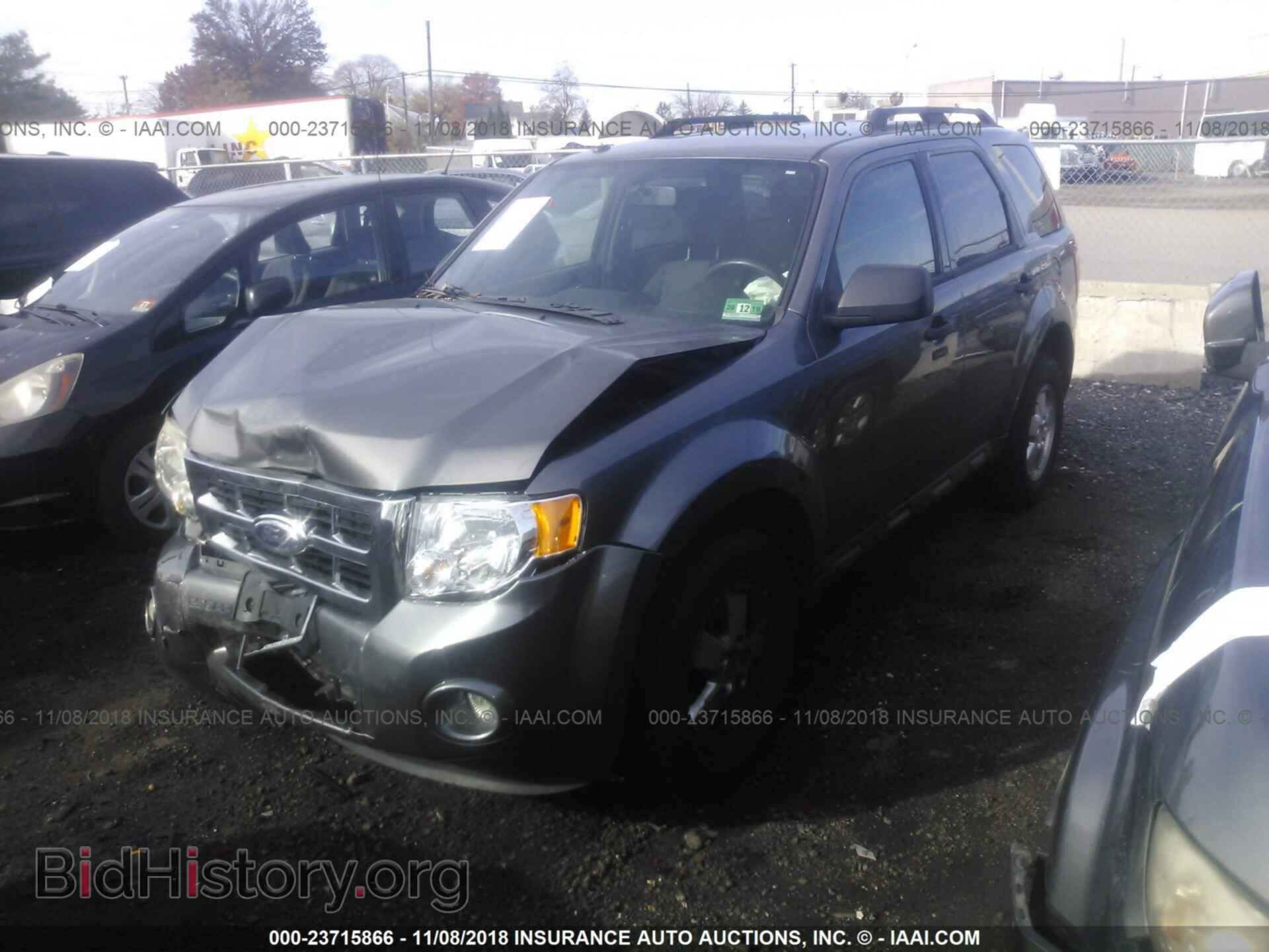 2011 Ford Escape - VIN: 1FMCU9D78BKA30752 - Photo 2