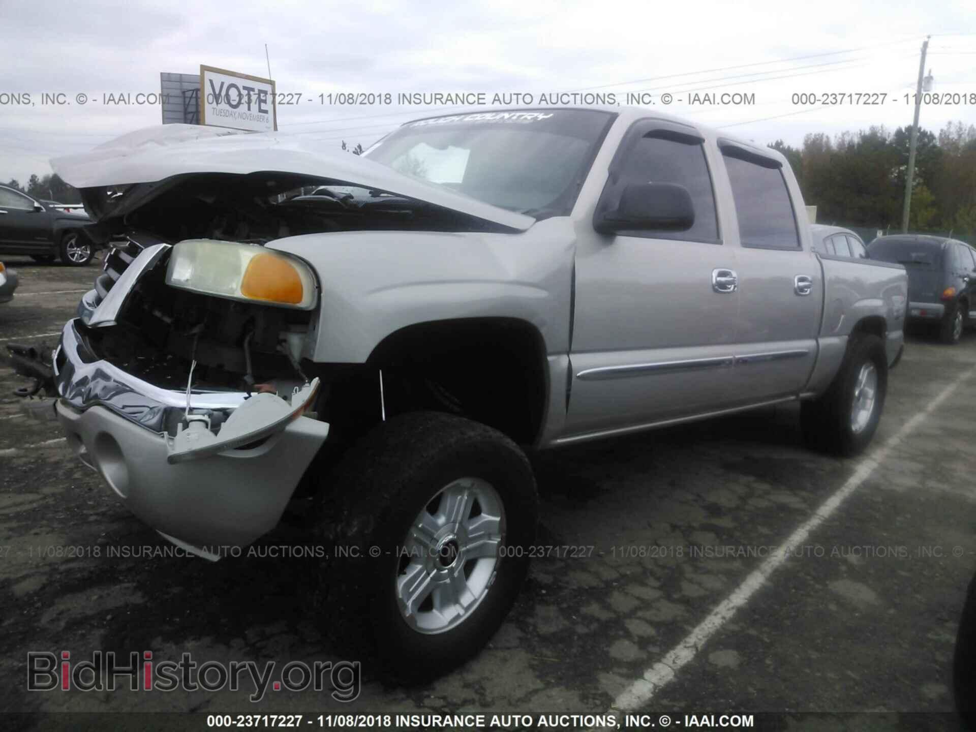 2005 GMC NEW SIERRA - VIN: 2GTEK13T251123984 - Фото 2