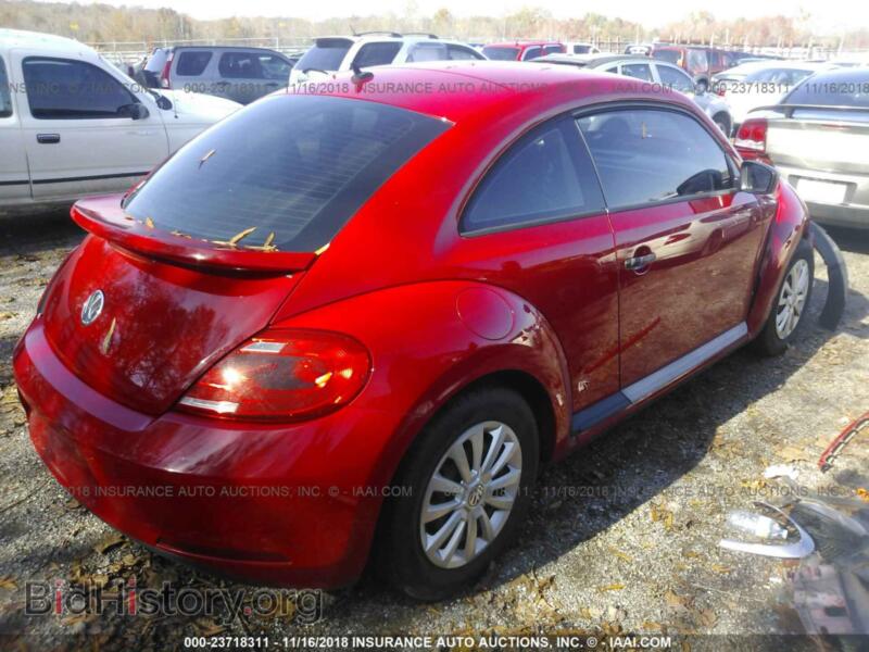 2012 Volkswagen BEETLE (VIN 3VWFP7AT4CM615575) — фото 4 из 10