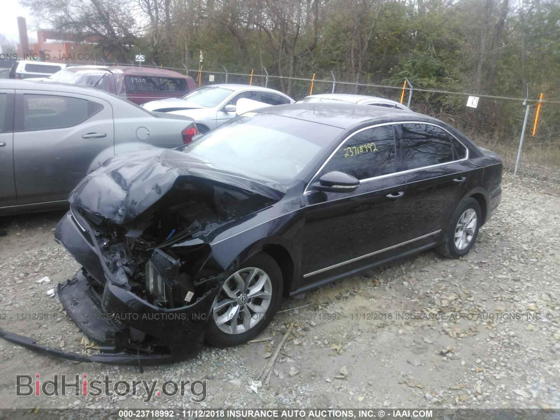2017 VOLKSWAGEN PASSAT - VIN: 1VWAT7A3XHC018669 - Фото 2