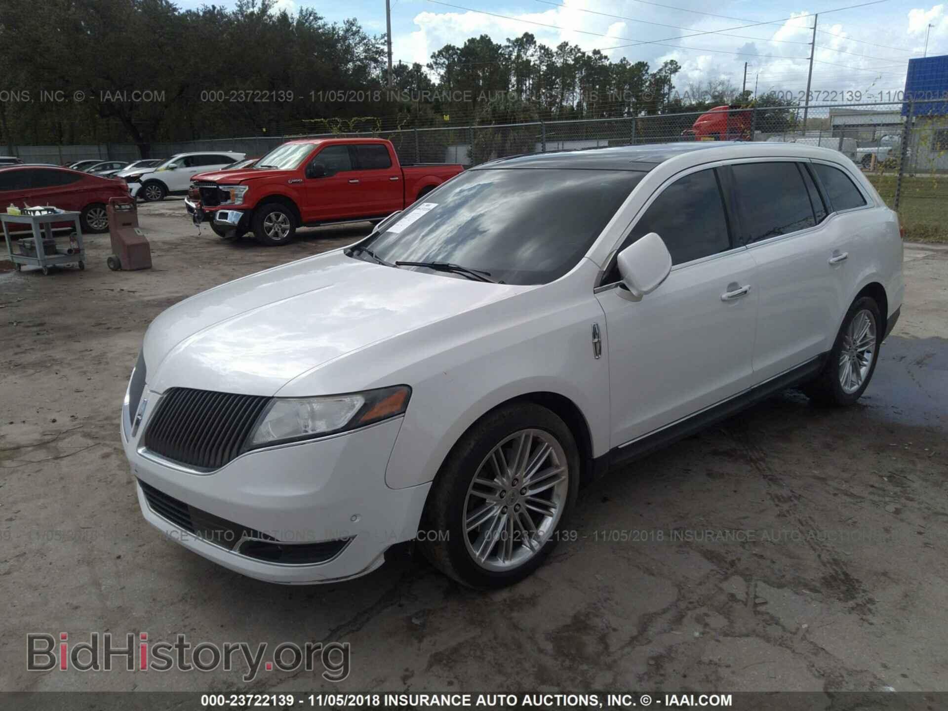 2013 Lincoln Mkt - VIN: 2LMHJ5AT1DBL56063 - Фото 2