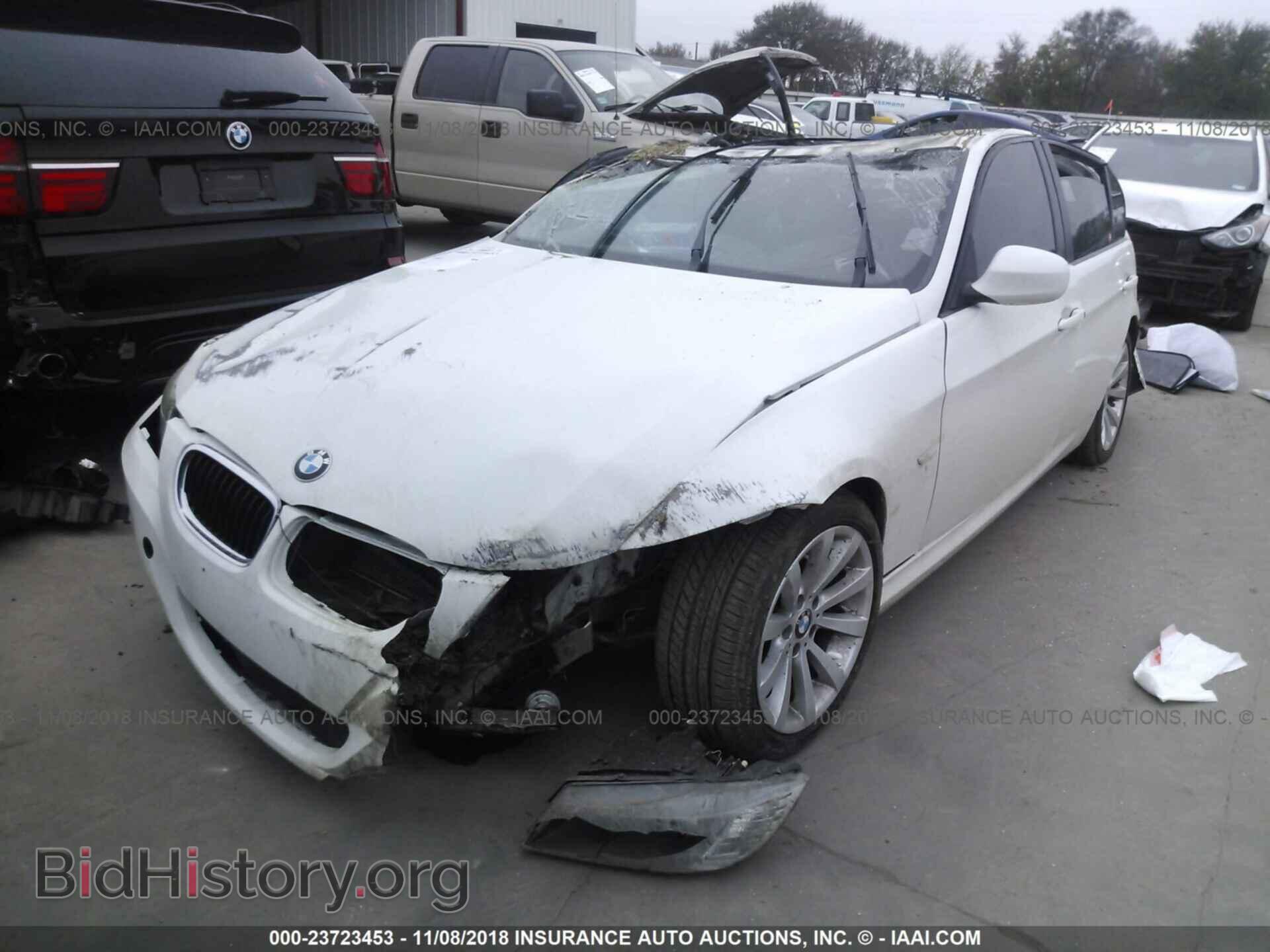 2011 BMW 328 - VIN: WBAPH5C54BA443676 - Фото 2