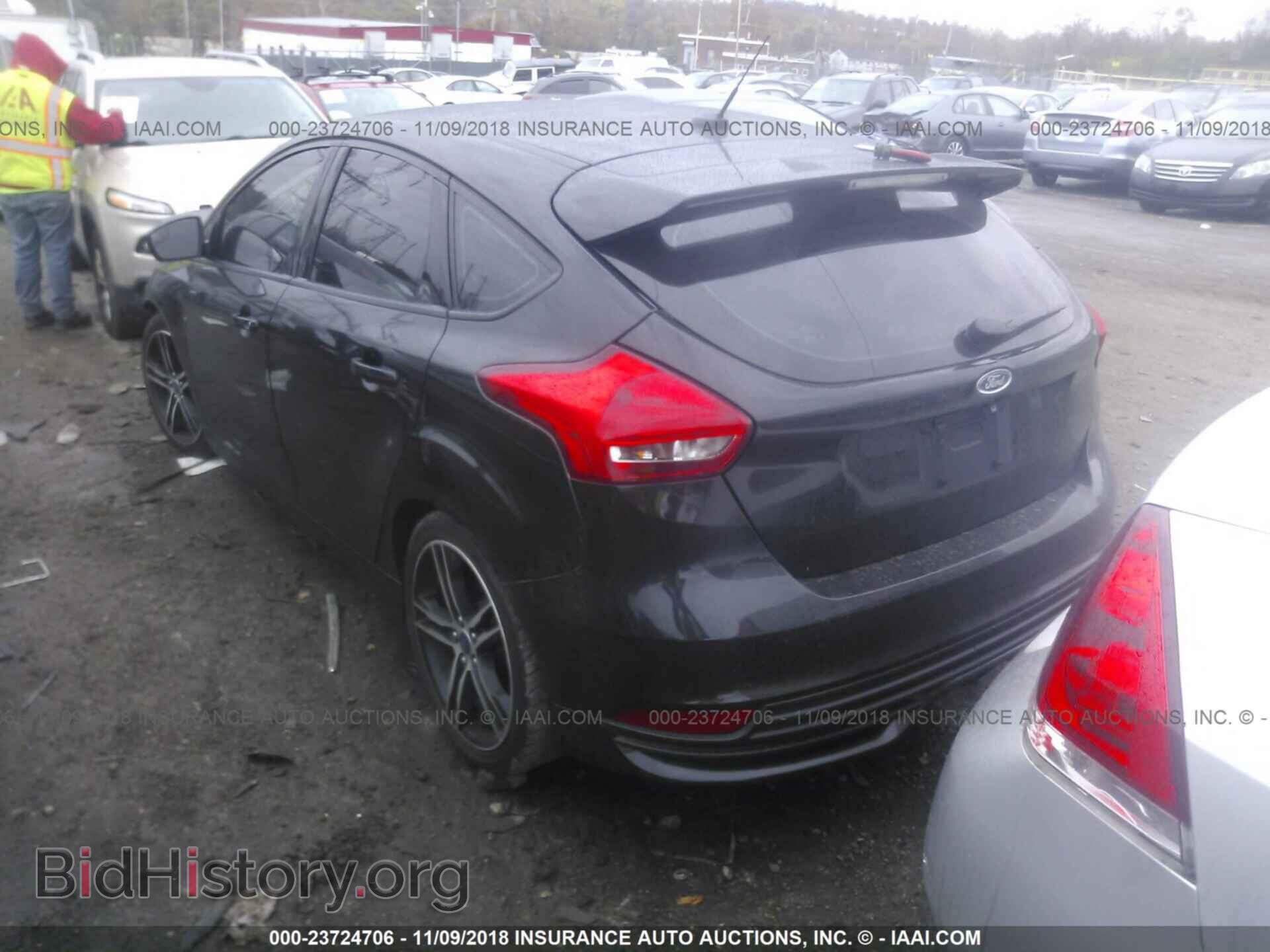 2015 Ford Focus - VIN: 1FADP3L90FL322191 - Photo 3