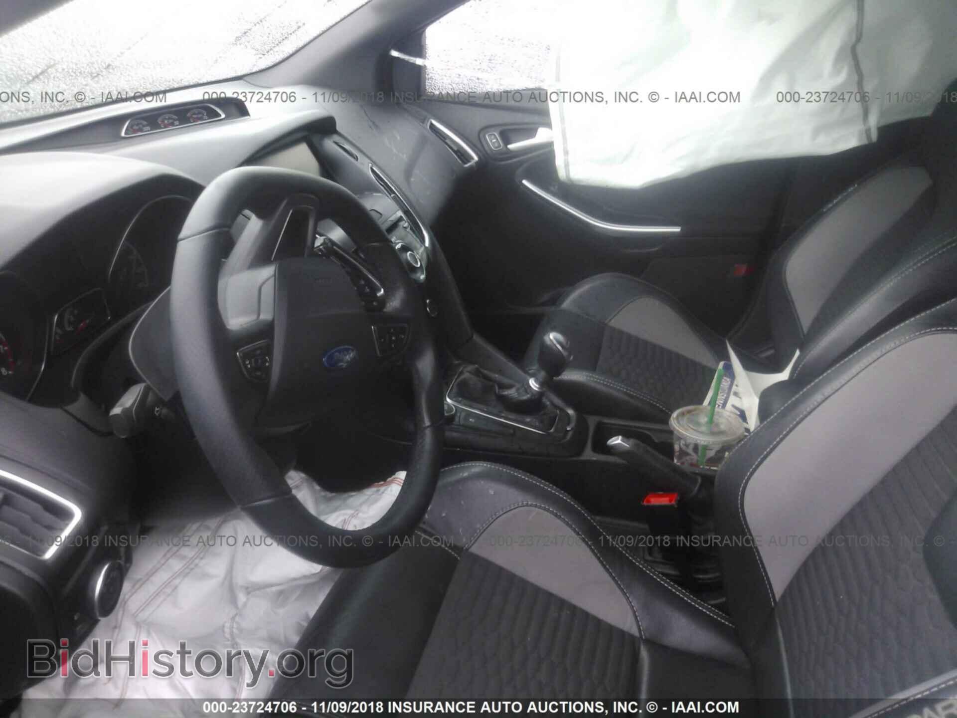2015 Ford Focus - VIN: 1FADP3L90FL322191 - Photo 5